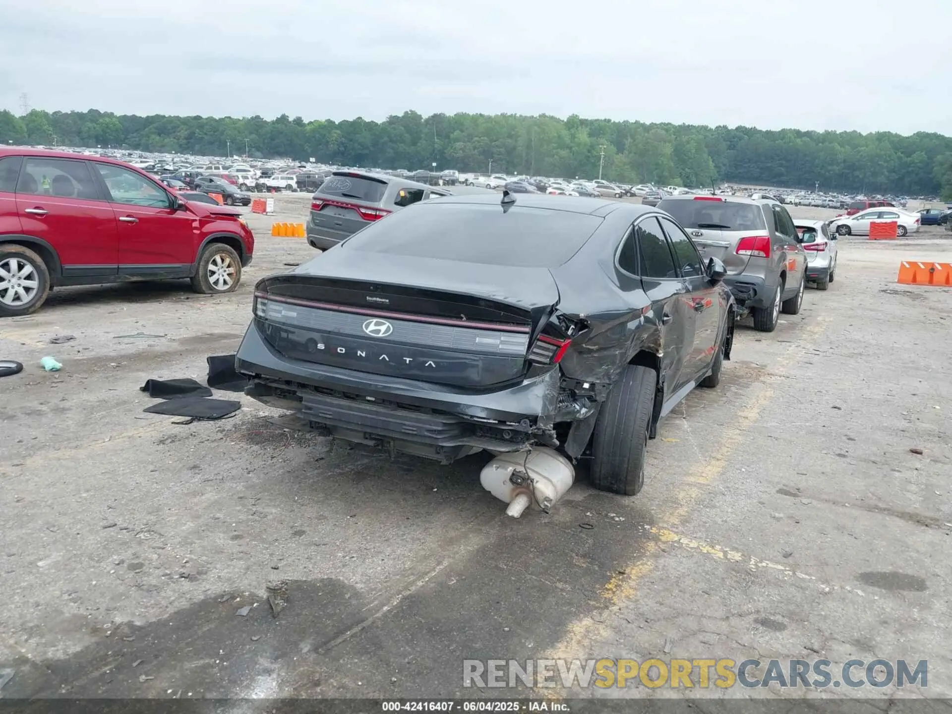 4 Photograph of a damaged car KMHL14JA9RA363490 HYUNDAI SONATA 2024