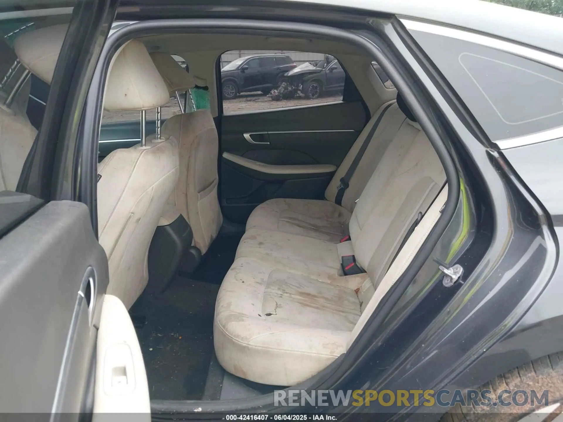 8 Photograph of a damaged car KMHL14JA9RA363490 HYUNDAI SONATA 2024