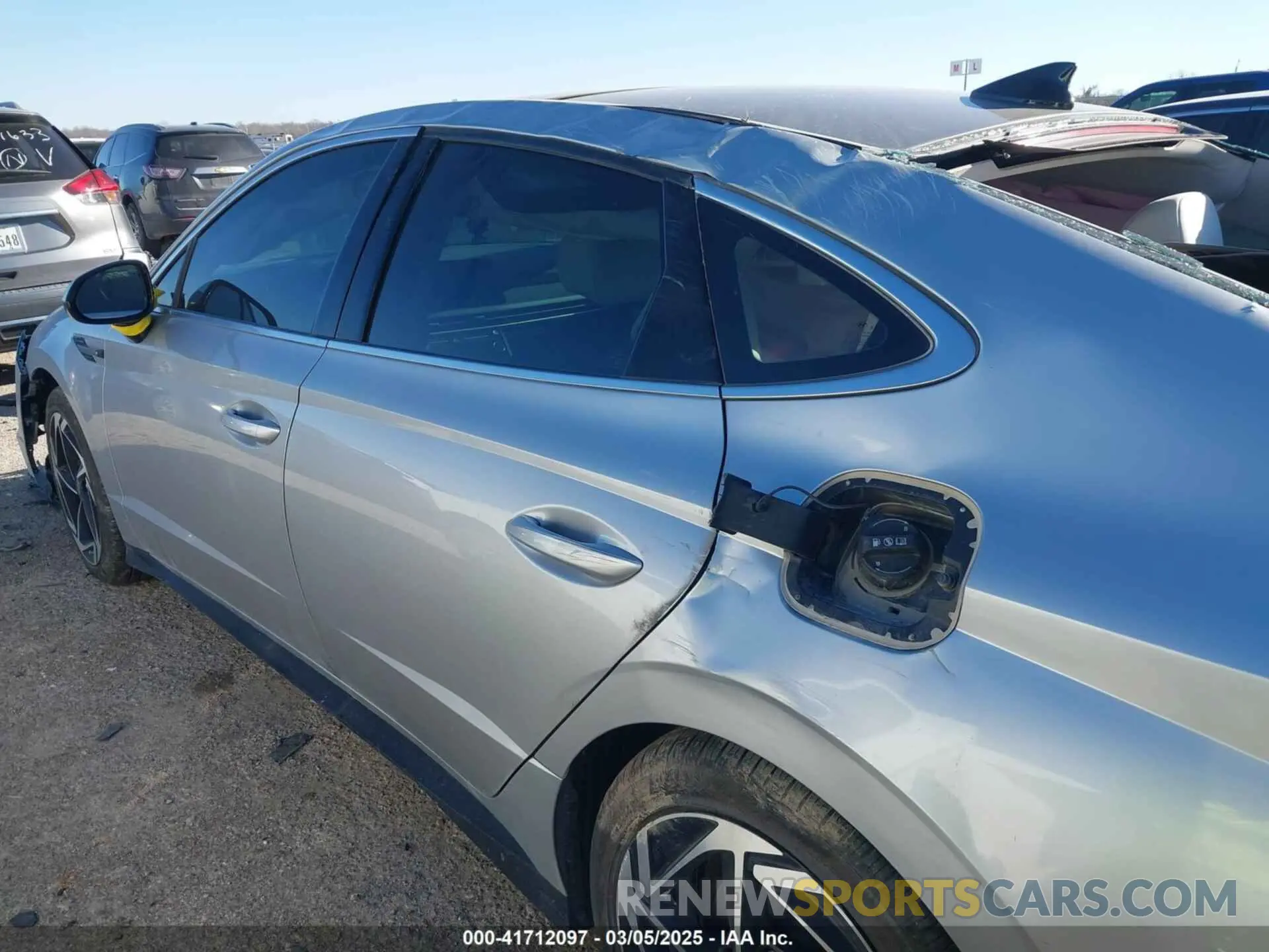 17 Photograph of a damaged car KMHL14JA9RA379026 HYUNDAI SONATA 2024