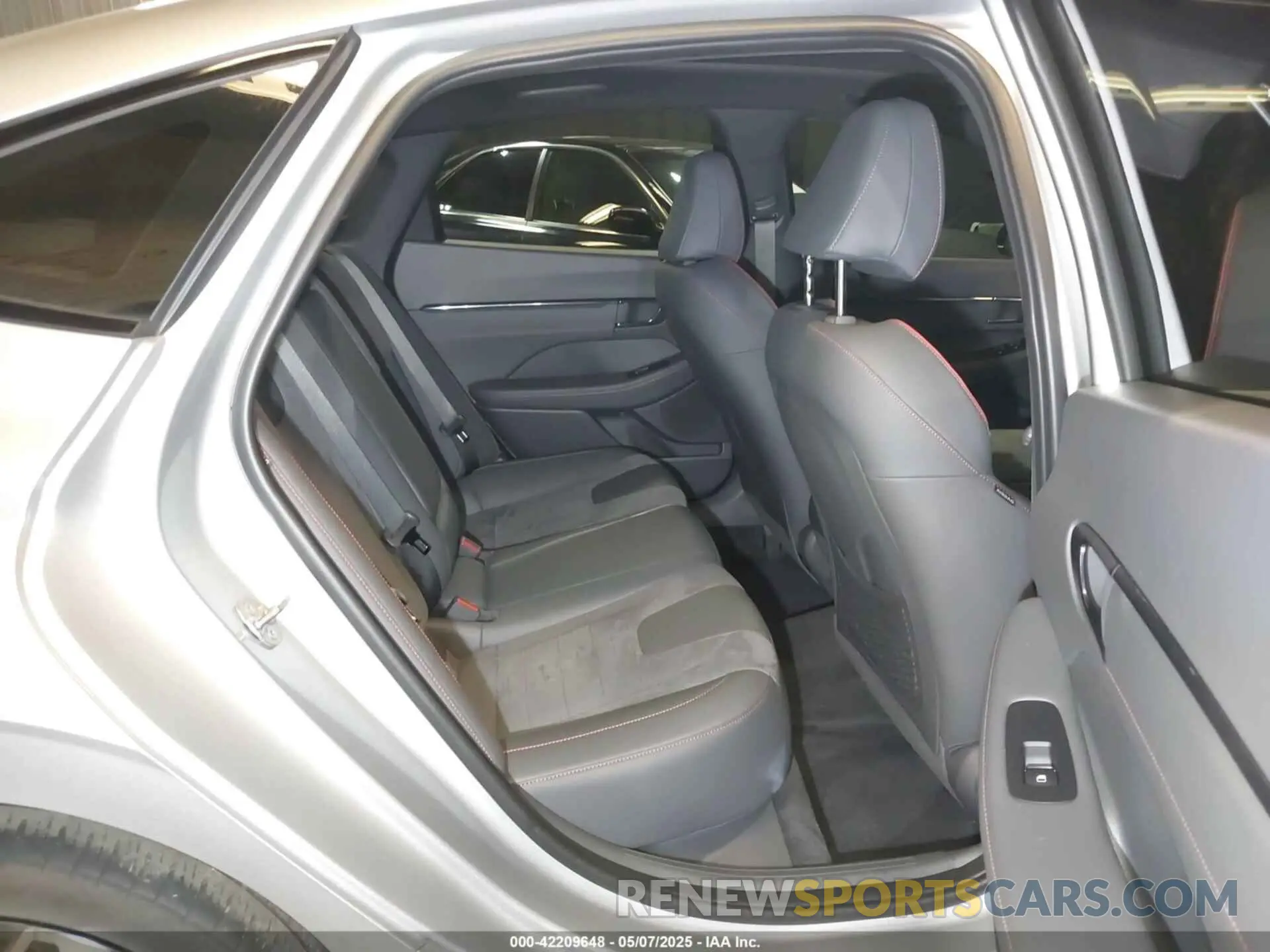 8 Photograph of a damaged car KMHL54JC6RA387171 HYUNDAI SONATA 2024