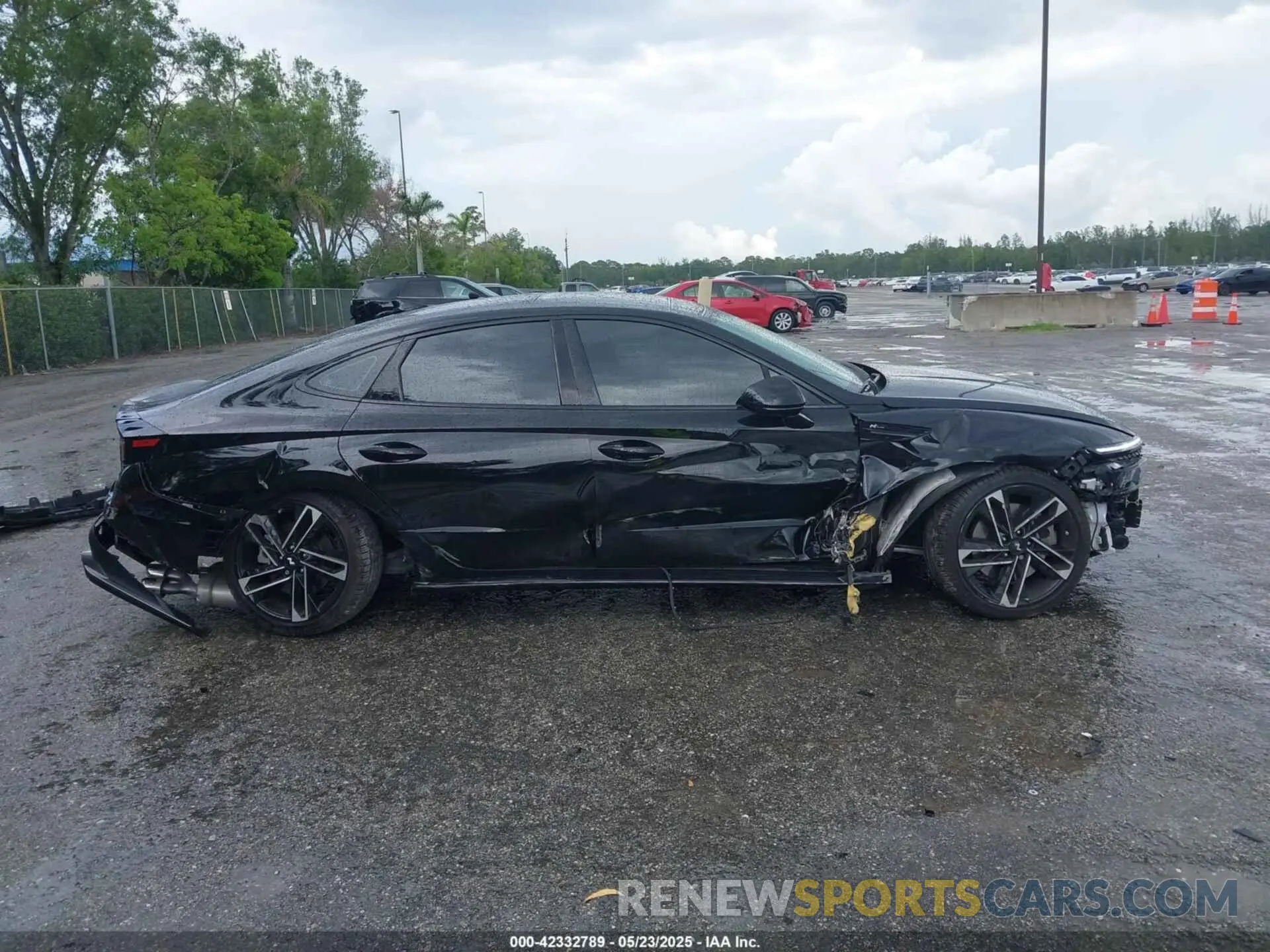 13 Photograph of a damaged car KMHL54JC7RA370525 HYUNDAI SONATA 2024