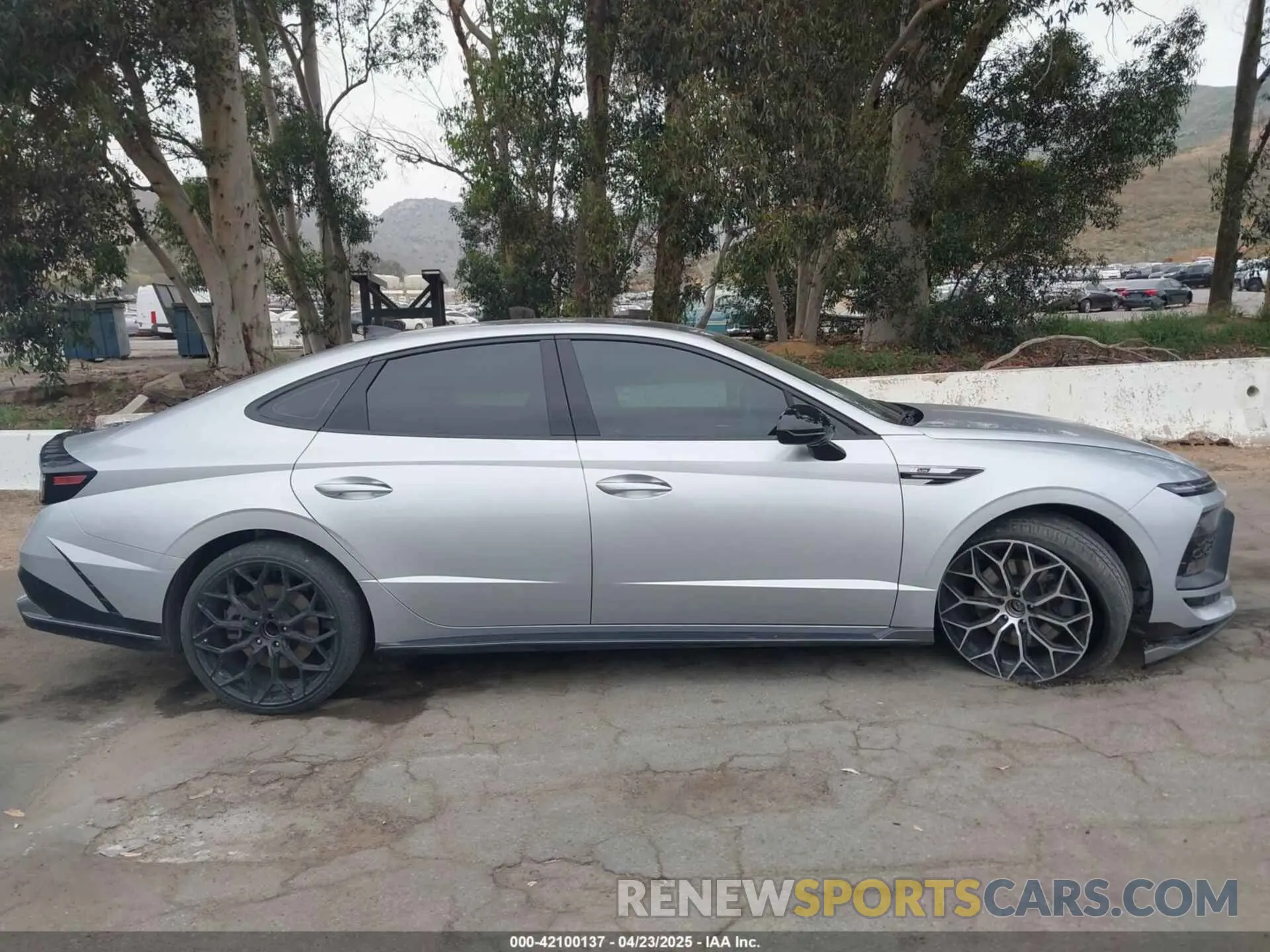 13 Photograph of a damaged car KMHL54JC8RA420283 HYUNDAI SONATA 2024