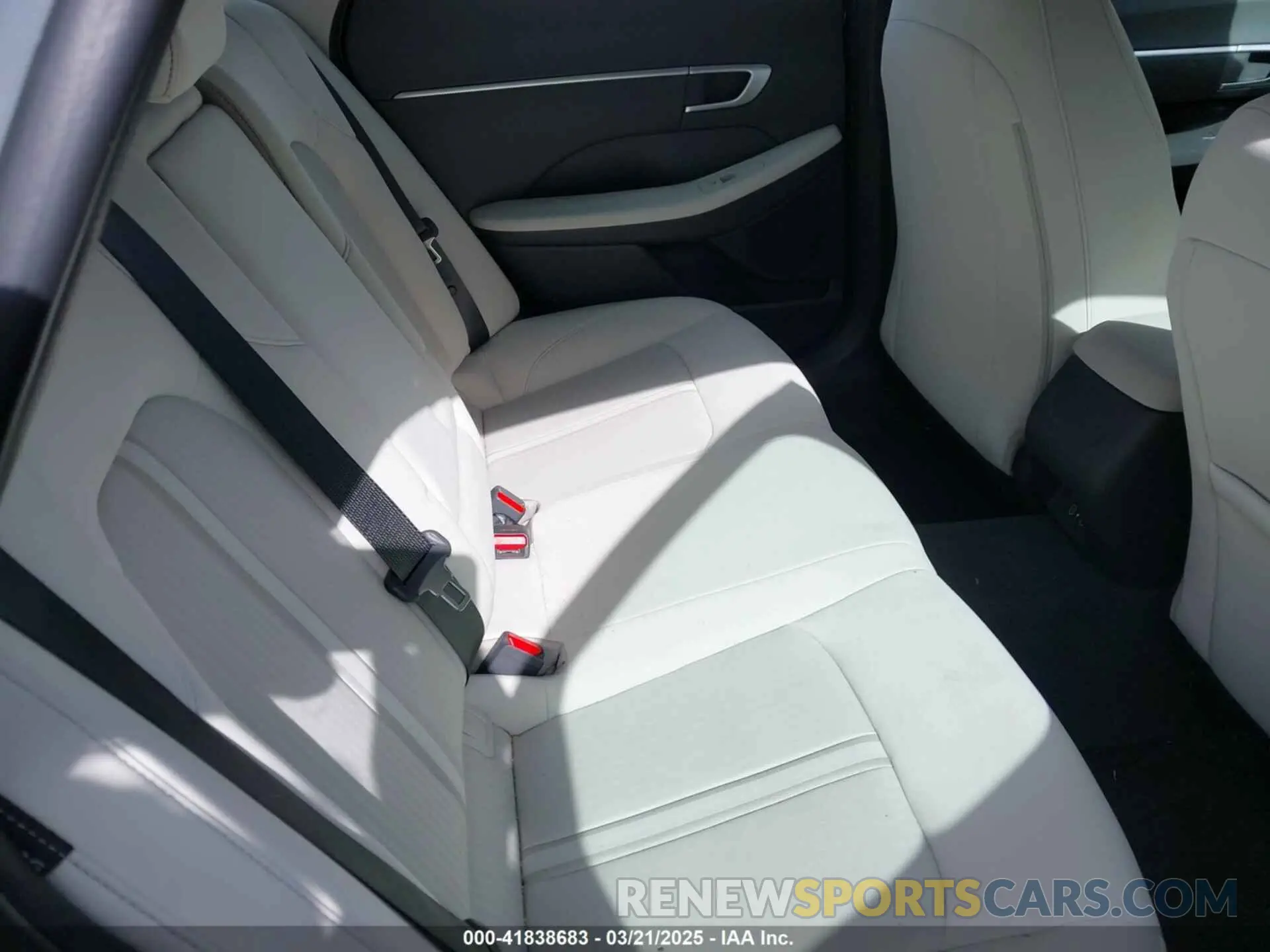 8 Photograph of a damaged car KMHL64JA0RA356123 HYUNDAI SONATA 2024