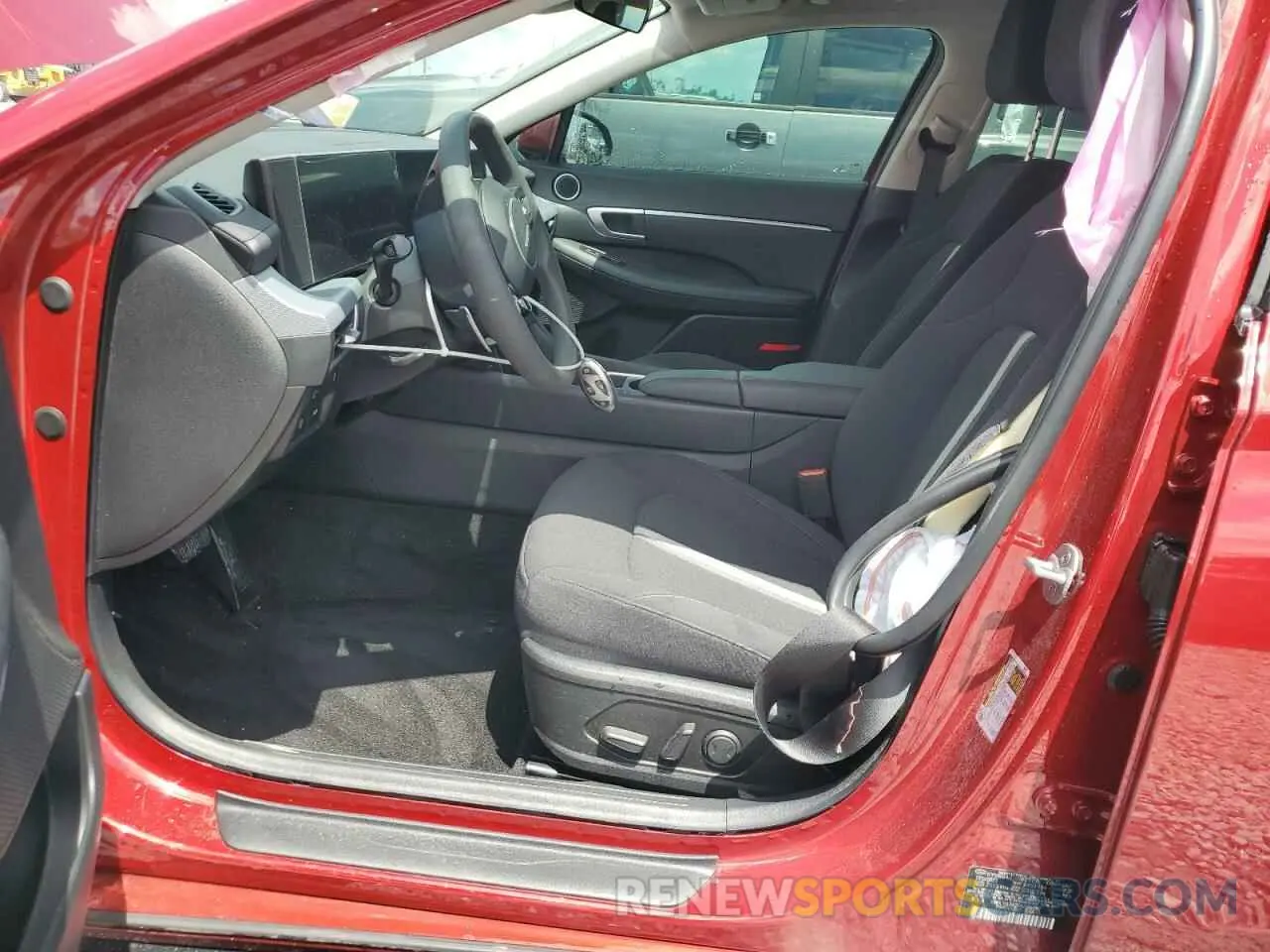 7 Photograph of a damaged car KMHL64JA2RA370797 HYUNDAI SONATA 2024