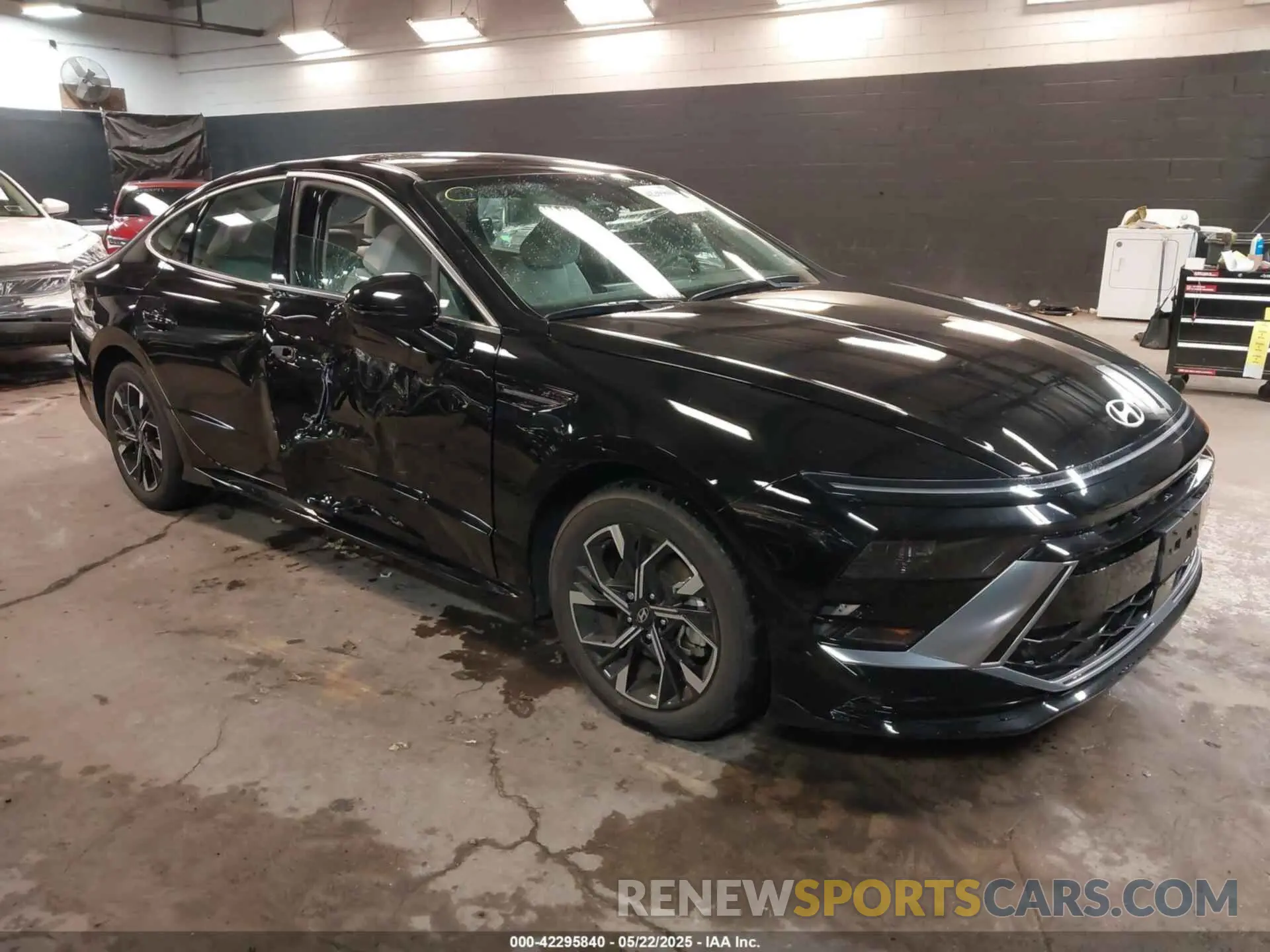 1 Photograph of a damaged car KMHL64JA2RA382142 HYUNDAI SONATA 2024