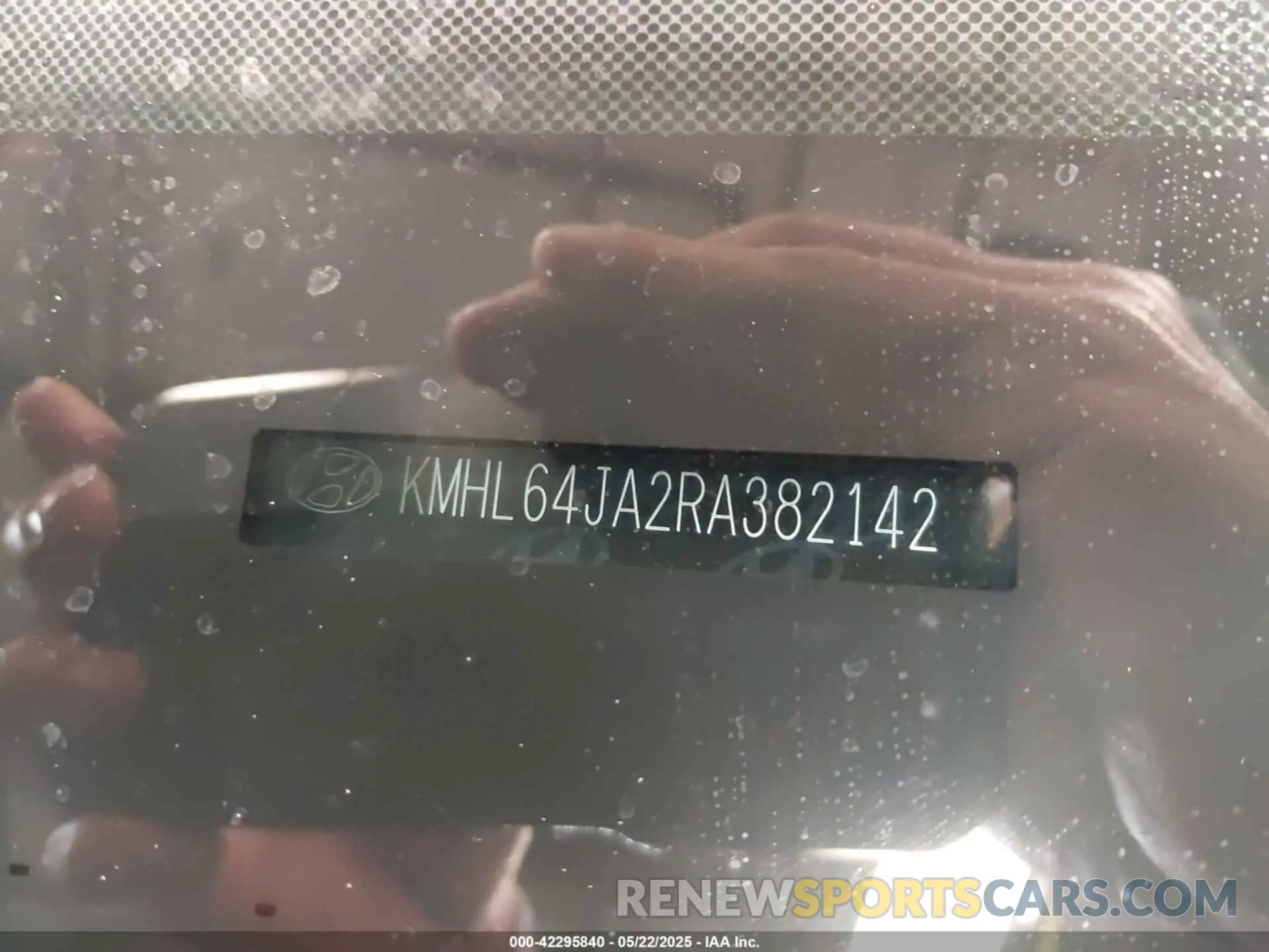 17 Photograph of a damaged car KMHL64JA2RA382142 HYUNDAI SONATA 2024