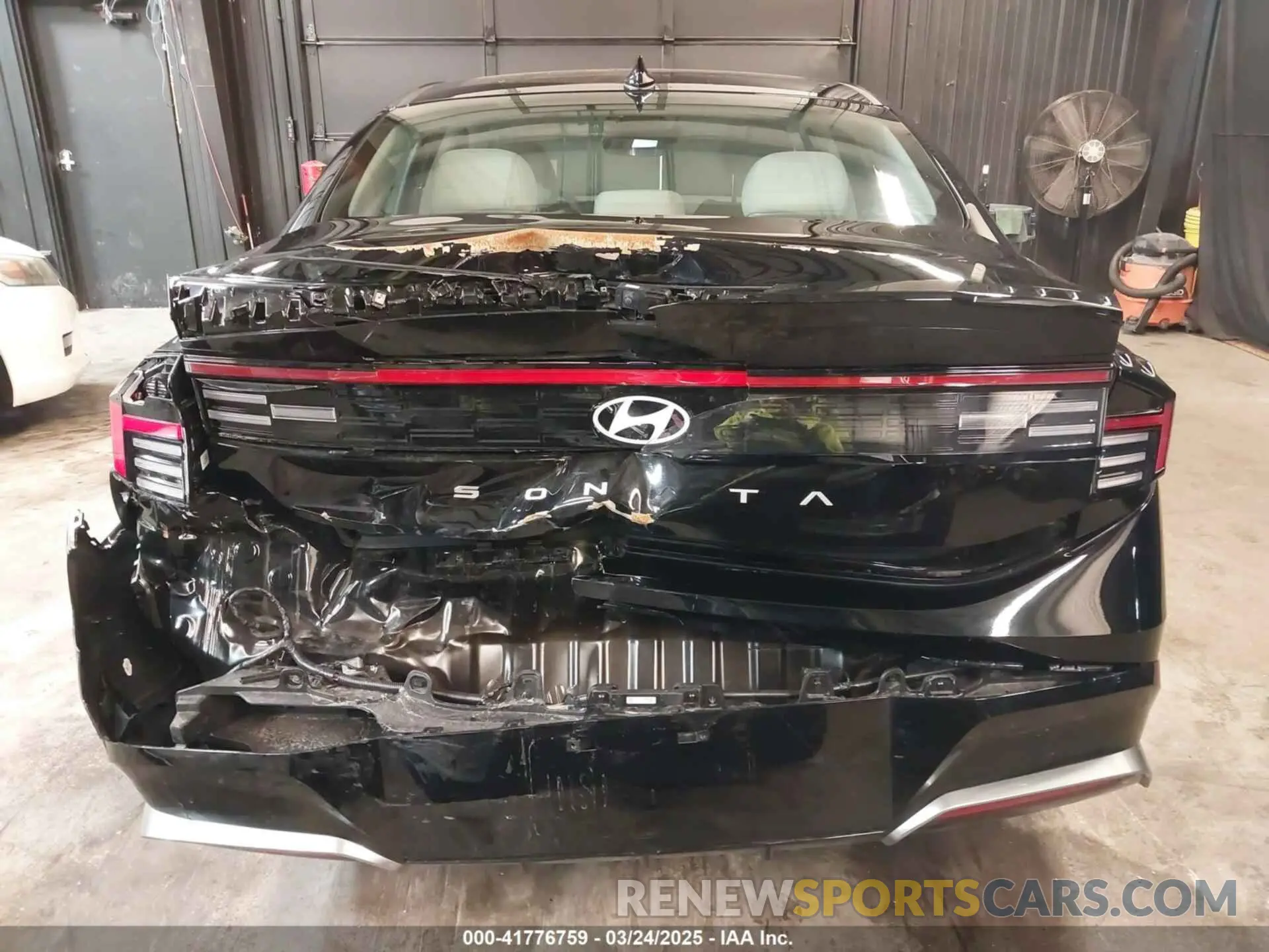 17 Photograph of a damaged car KMHL64JA3RA408179 HYUNDAI SONATA 2024