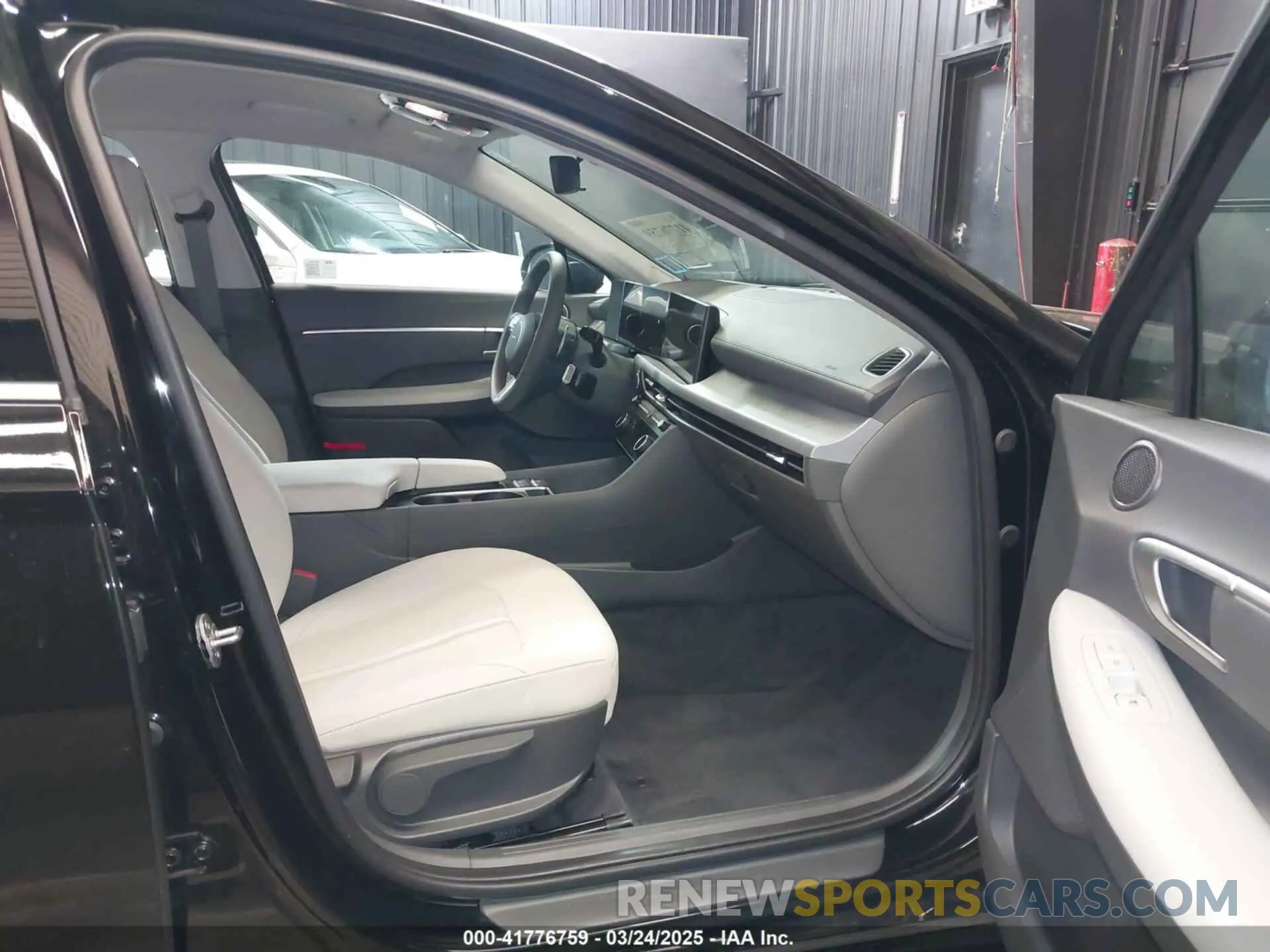 5 Photograph of a damaged car KMHL64JA3RA408179 HYUNDAI SONATA 2024