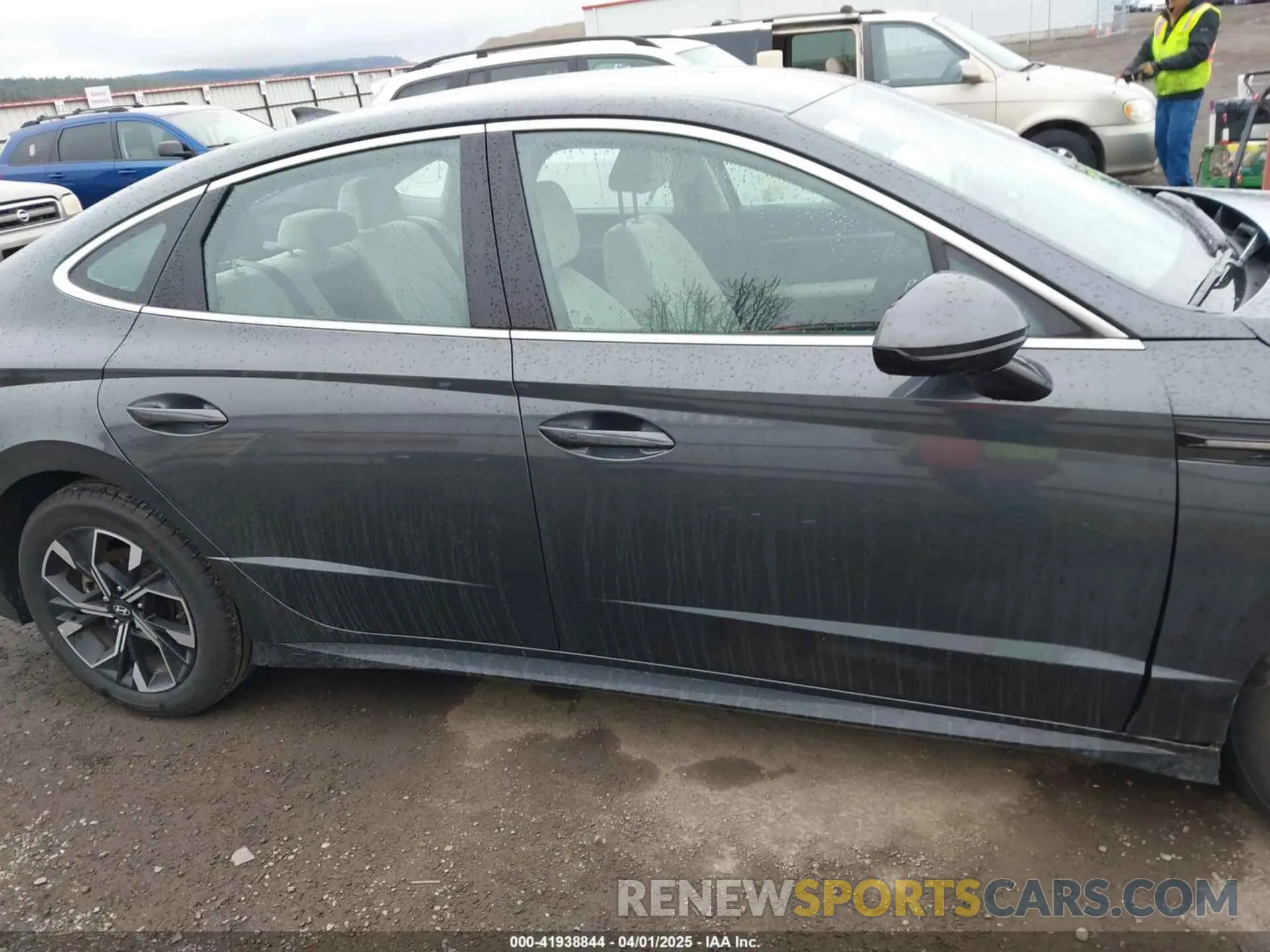 14 Photograph of a damaged car KMHL64JA3RA414130 HYUNDAI SONATA 2024