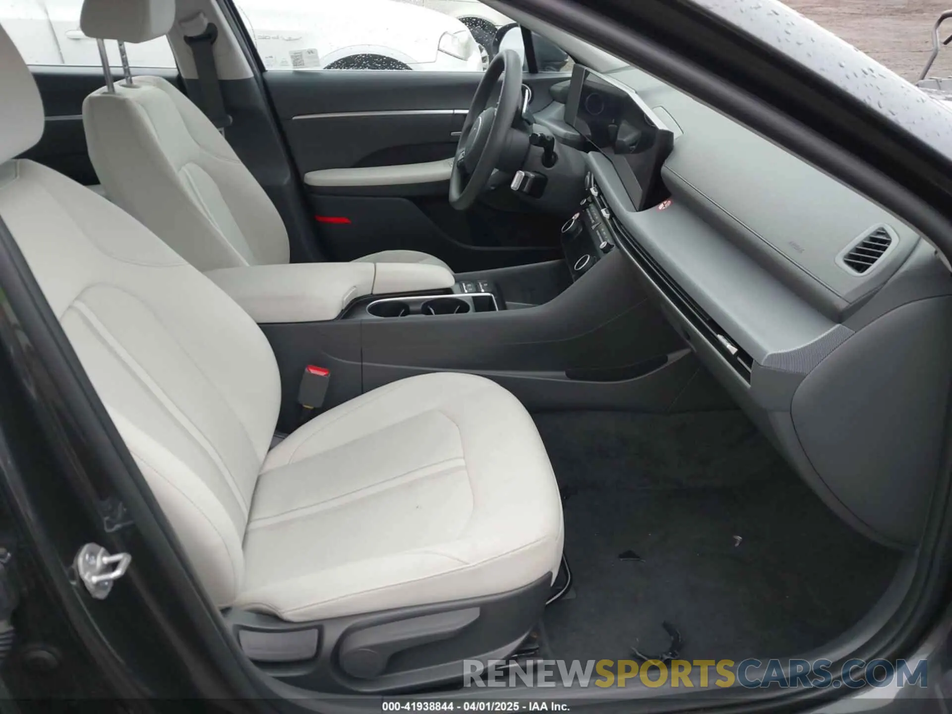 5 Photograph of a damaged car KMHL64JA3RA414130 HYUNDAI SONATA 2024