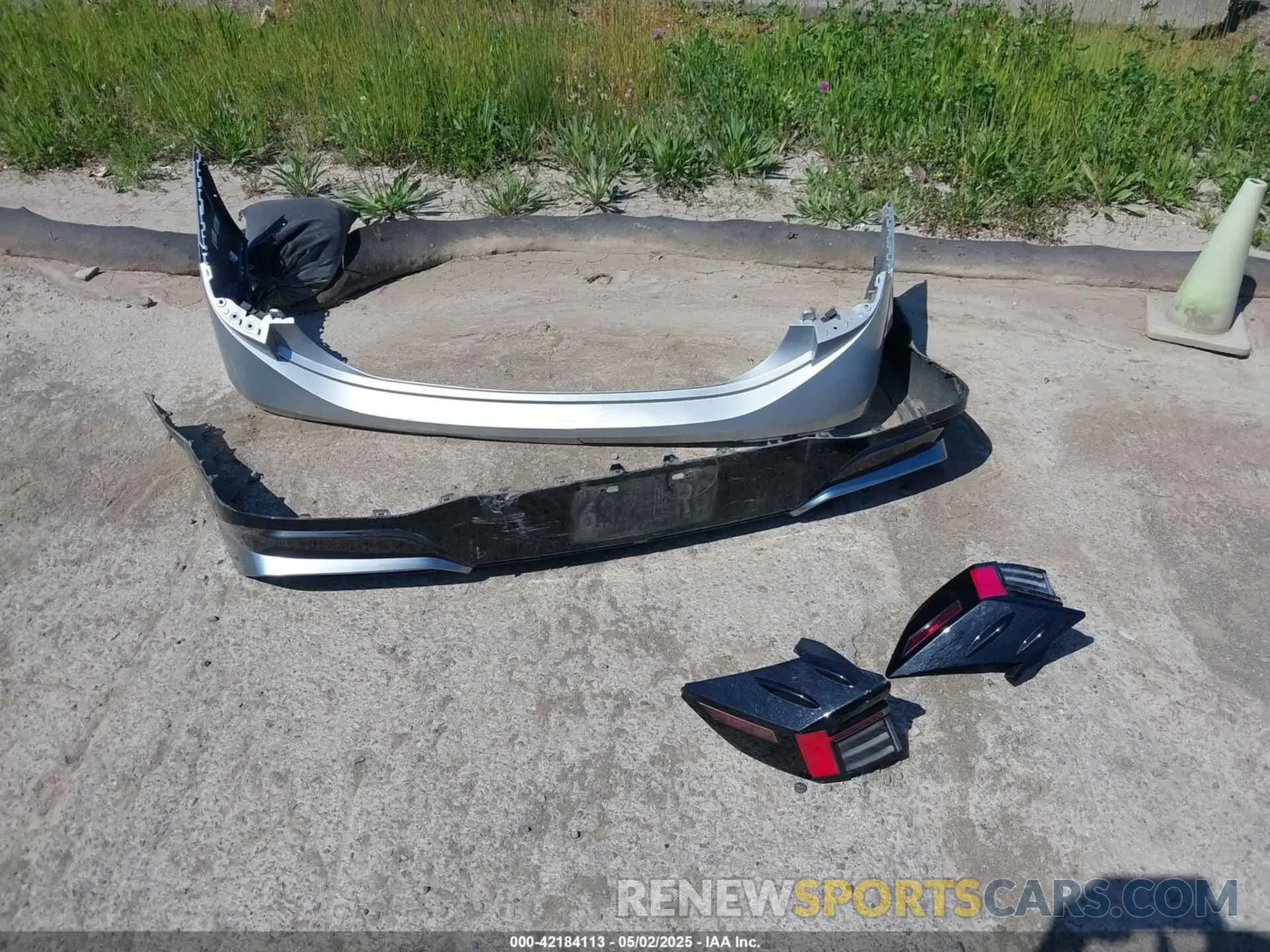 12 Photograph of a damaged car KMHL64JA3RA414323 HYUNDAI SONATA 2024
