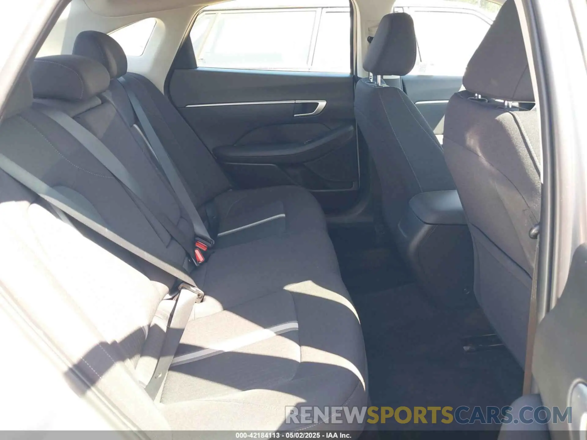 8 Photograph of a damaged car KMHL64JA3RA414323 HYUNDAI SONATA 2024