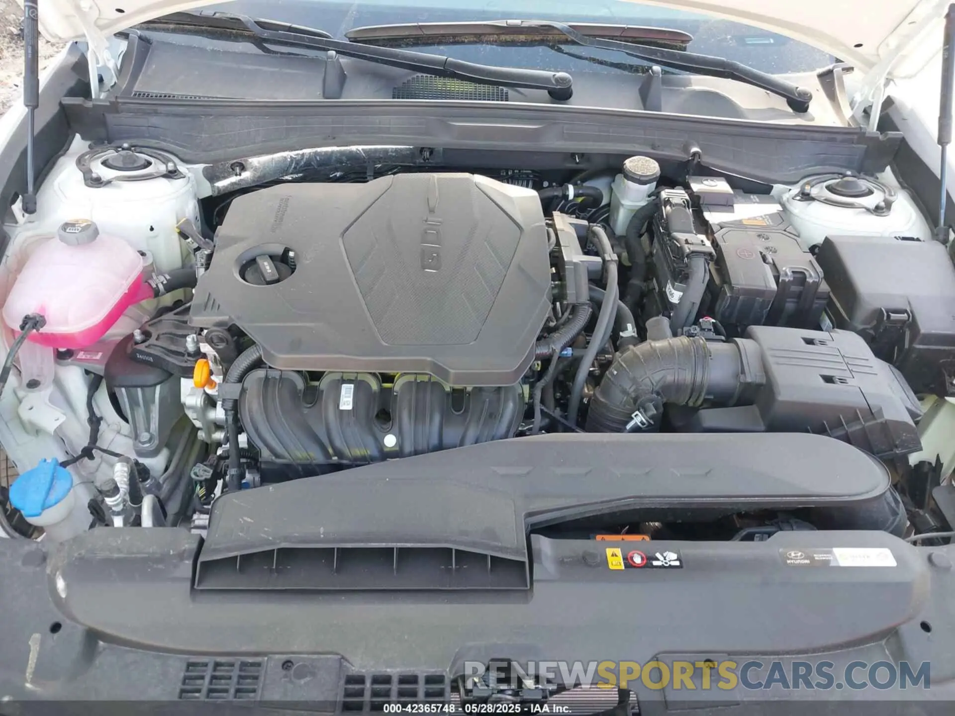 10 Photograph of a damaged car KMHL64JA4RA412855 HYUNDAI SONATA 2024