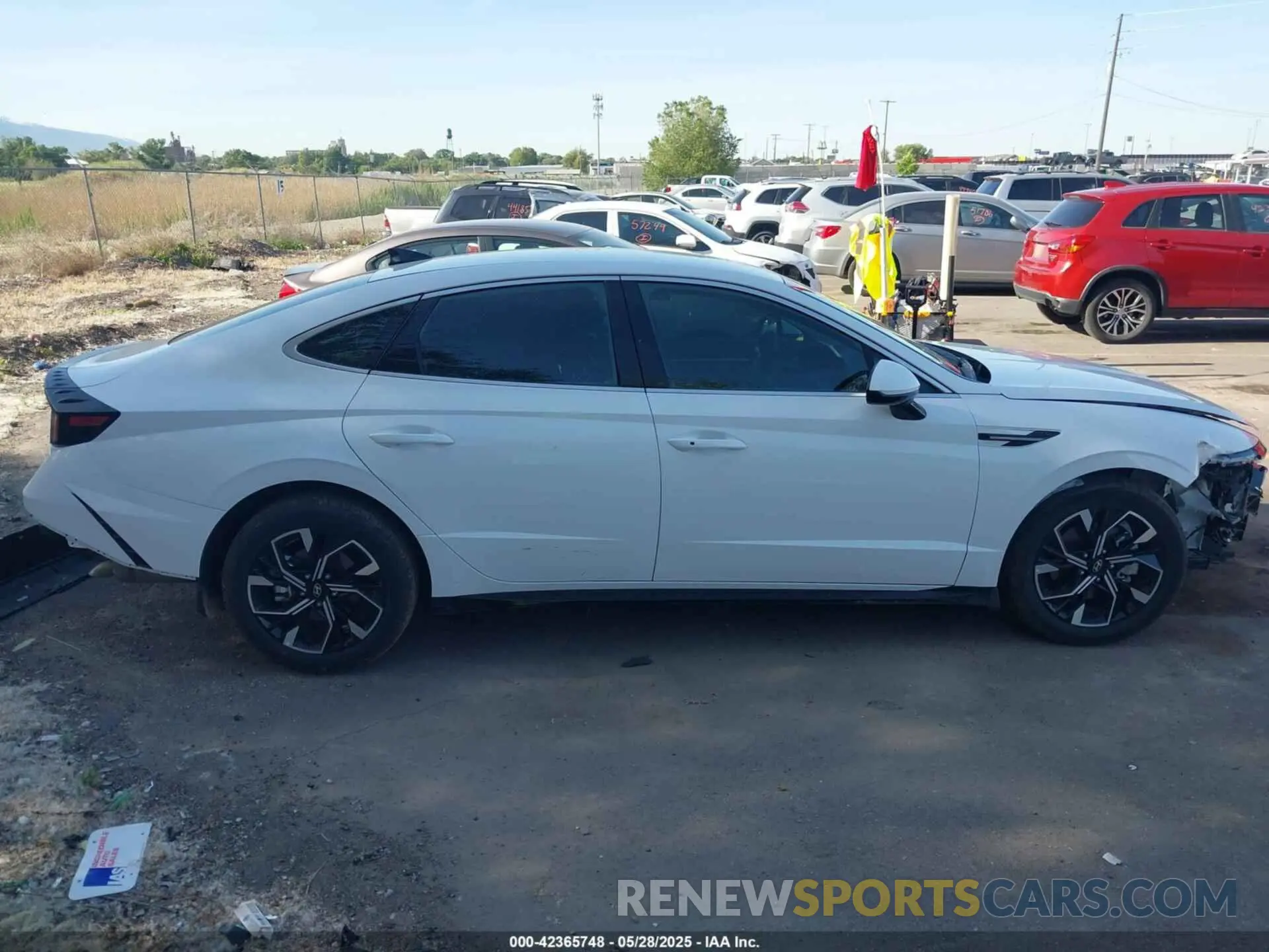 14 Photograph of a damaged car KMHL64JA4RA412855 HYUNDAI SONATA 2024