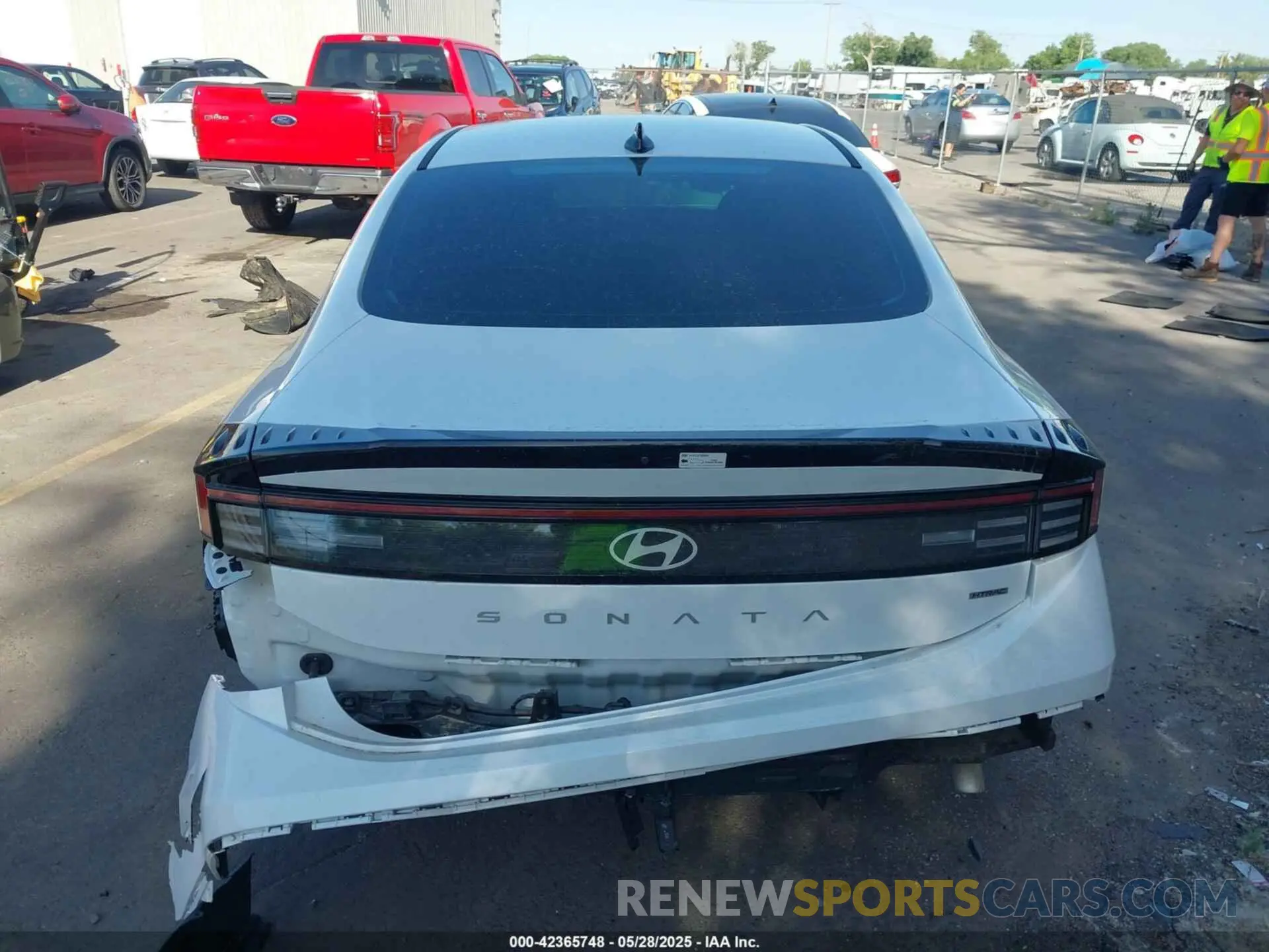 17 Photograph of a damaged car KMHL64JA4RA412855 HYUNDAI SONATA 2024
