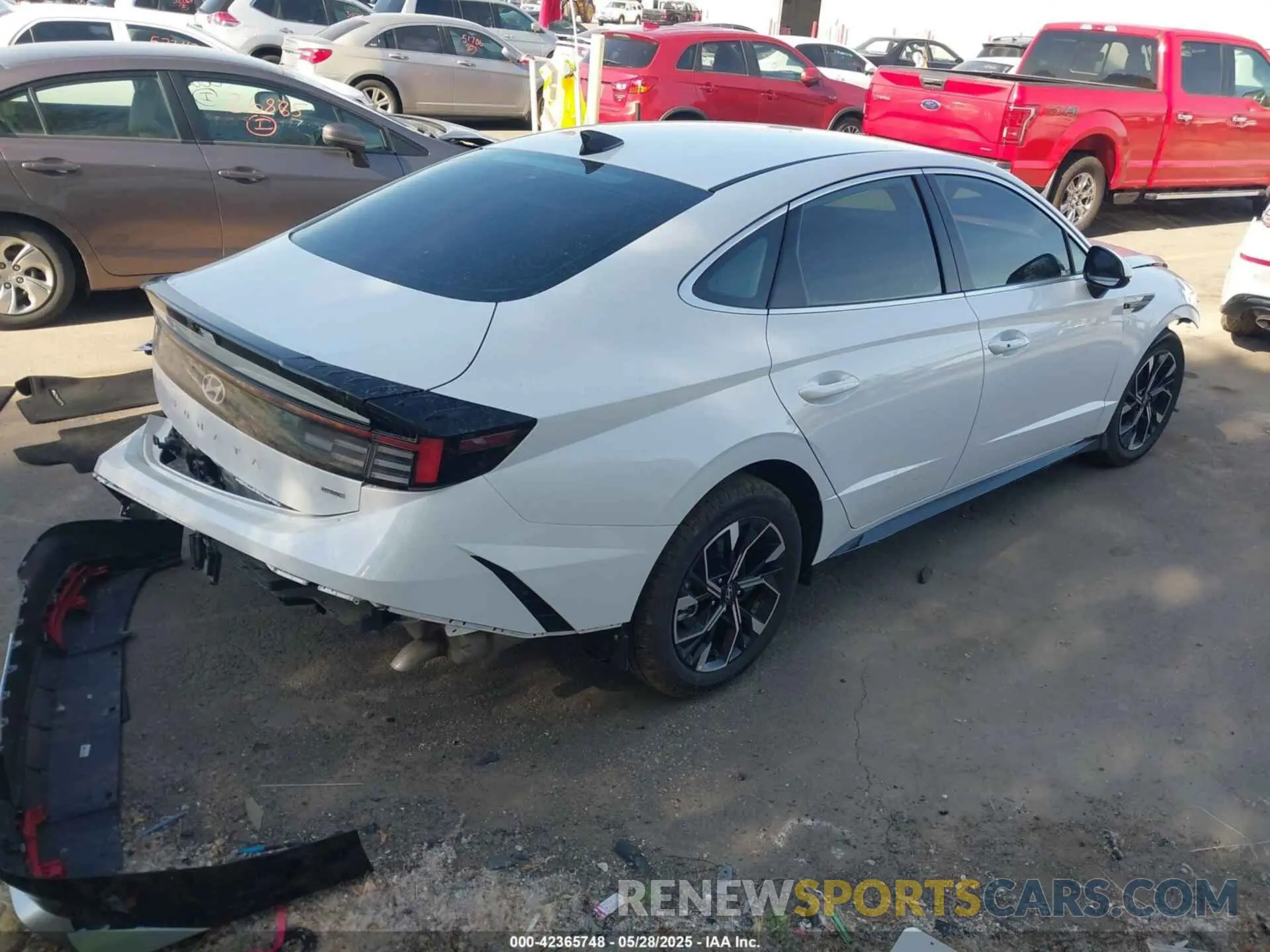 4 Photograph of a damaged car KMHL64JA4RA412855 HYUNDAI SONATA 2024