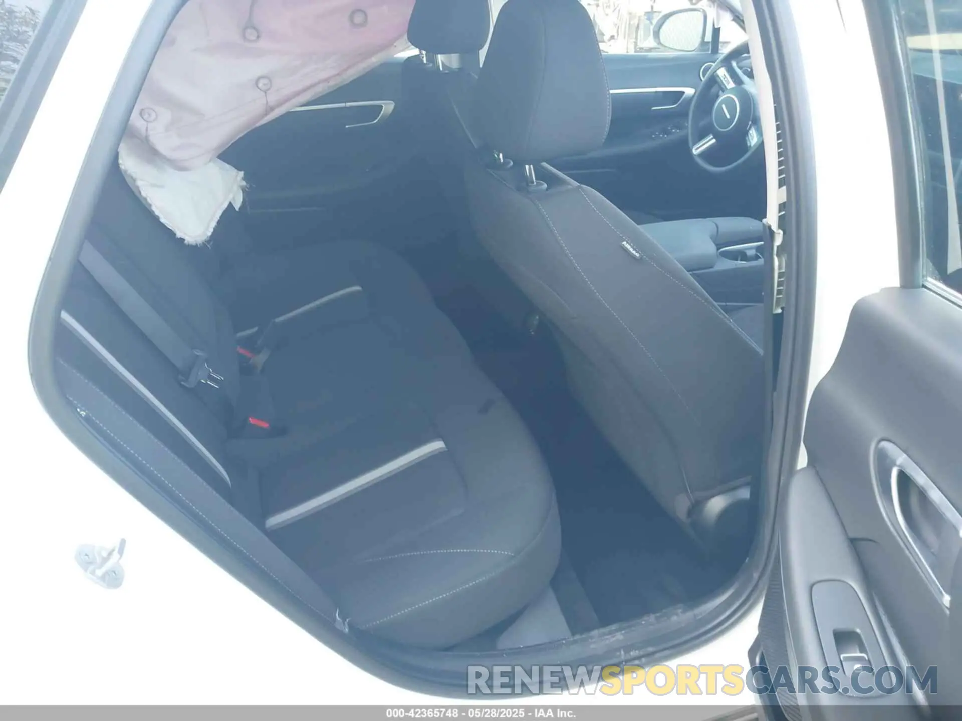 8 Photograph of a damaged car KMHL64JA4RA412855 HYUNDAI SONATA 2024