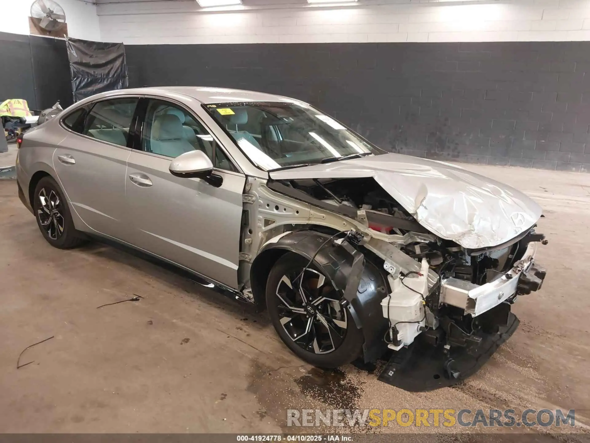 1 Photograph of a damaged car KMHL64JA5RA368929 HYUNDAI SONATA 2024