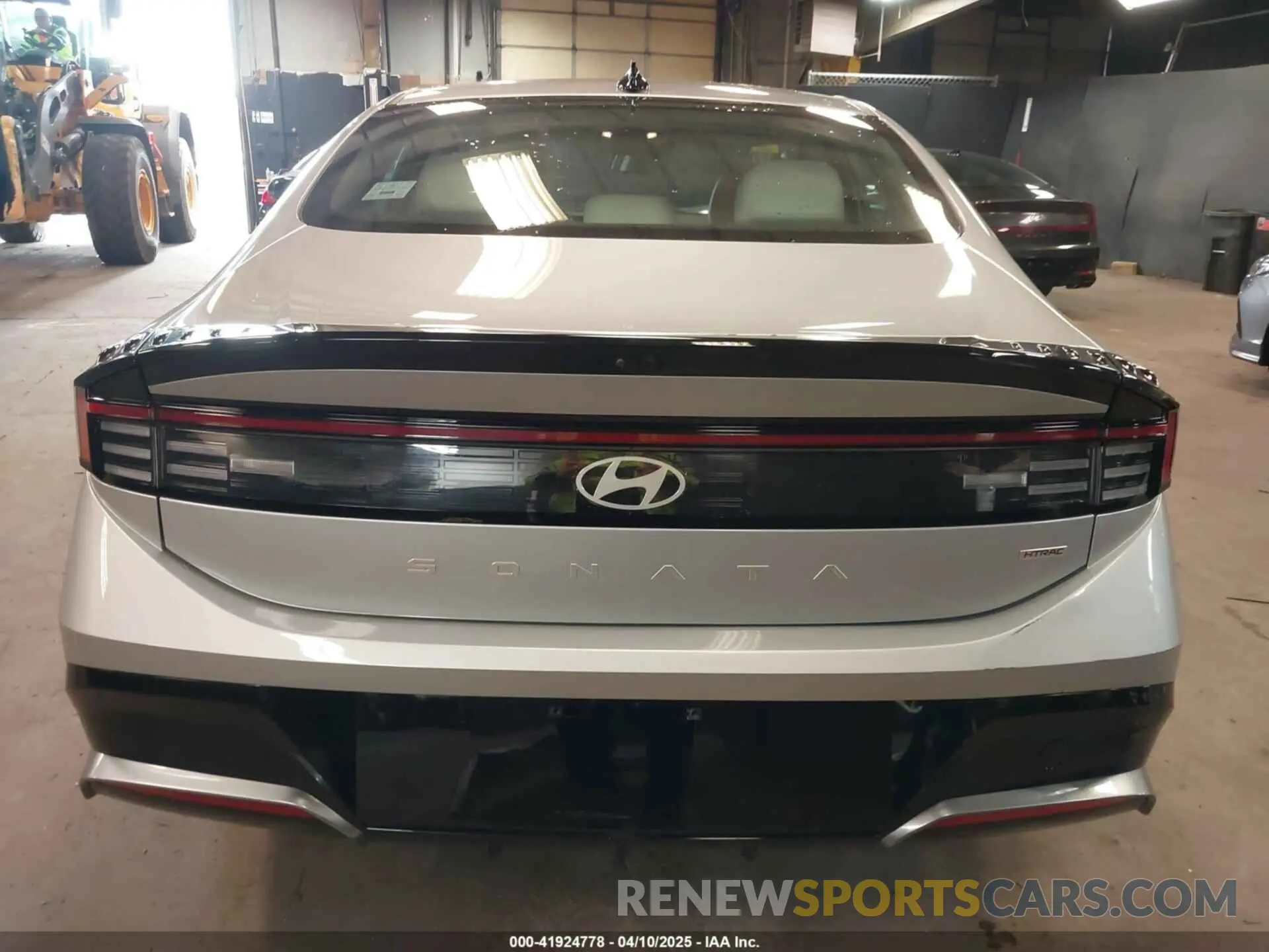 17 Photograph of a damaged car KMHL64JA5RA368929 HYUNDAI SONATA 2024