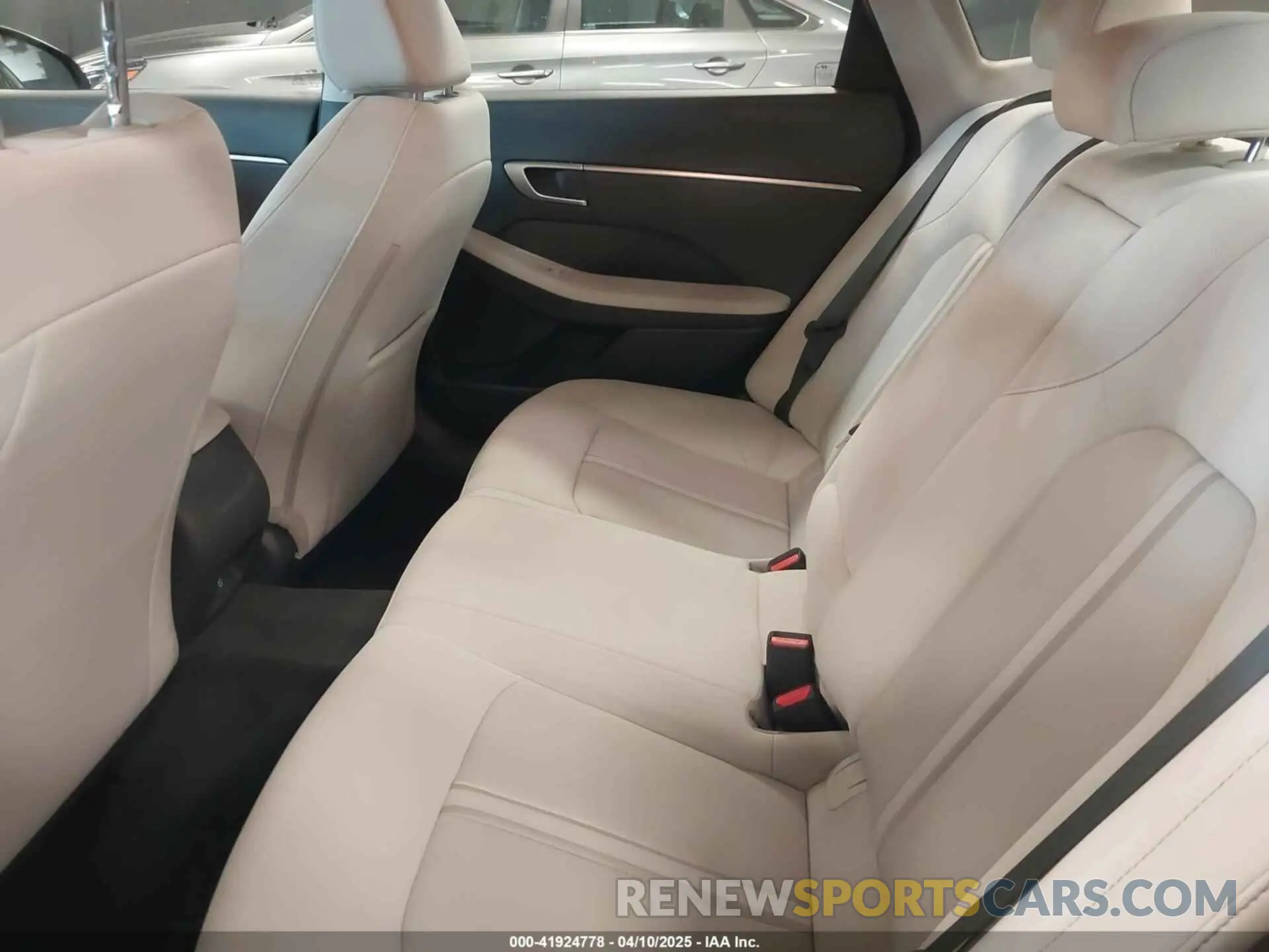 8 Photograph of a damaged car KMHL64JA5RA368929 HYUNDAI SONATA 2024
