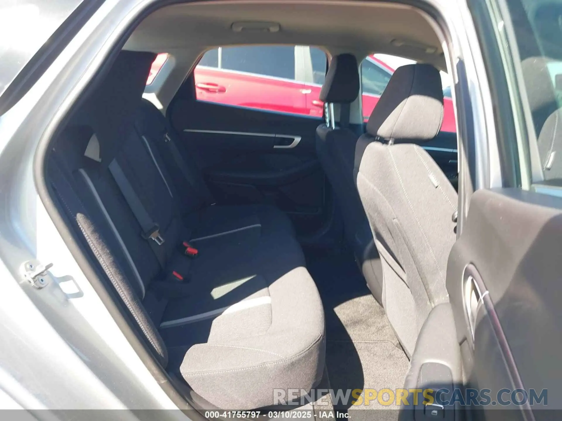 8 Photograph of a damaged car KMHL64JA5RA395421 HYUNDAI SONATA 2024