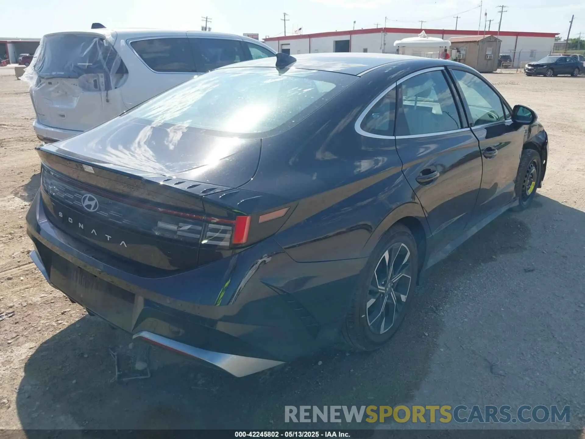 4 Photograph of a damaged car KMHL64JA5RA402206 HYUNDAI SONATA 2024