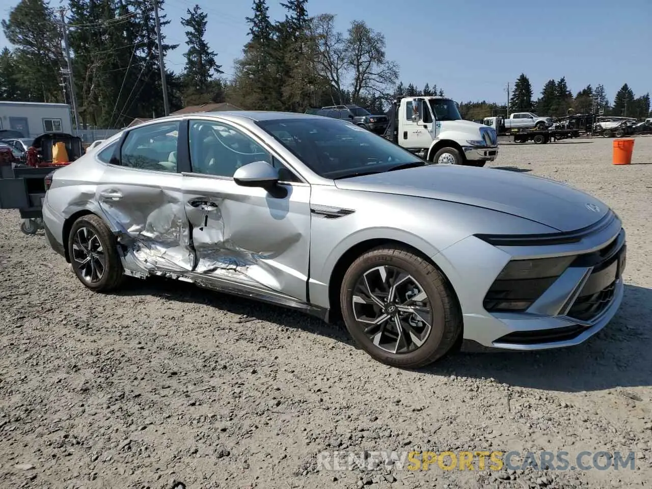 4 Photograph of a damaged car KMHL64JA5RA422228 HYUNDAI SONATA 2024
