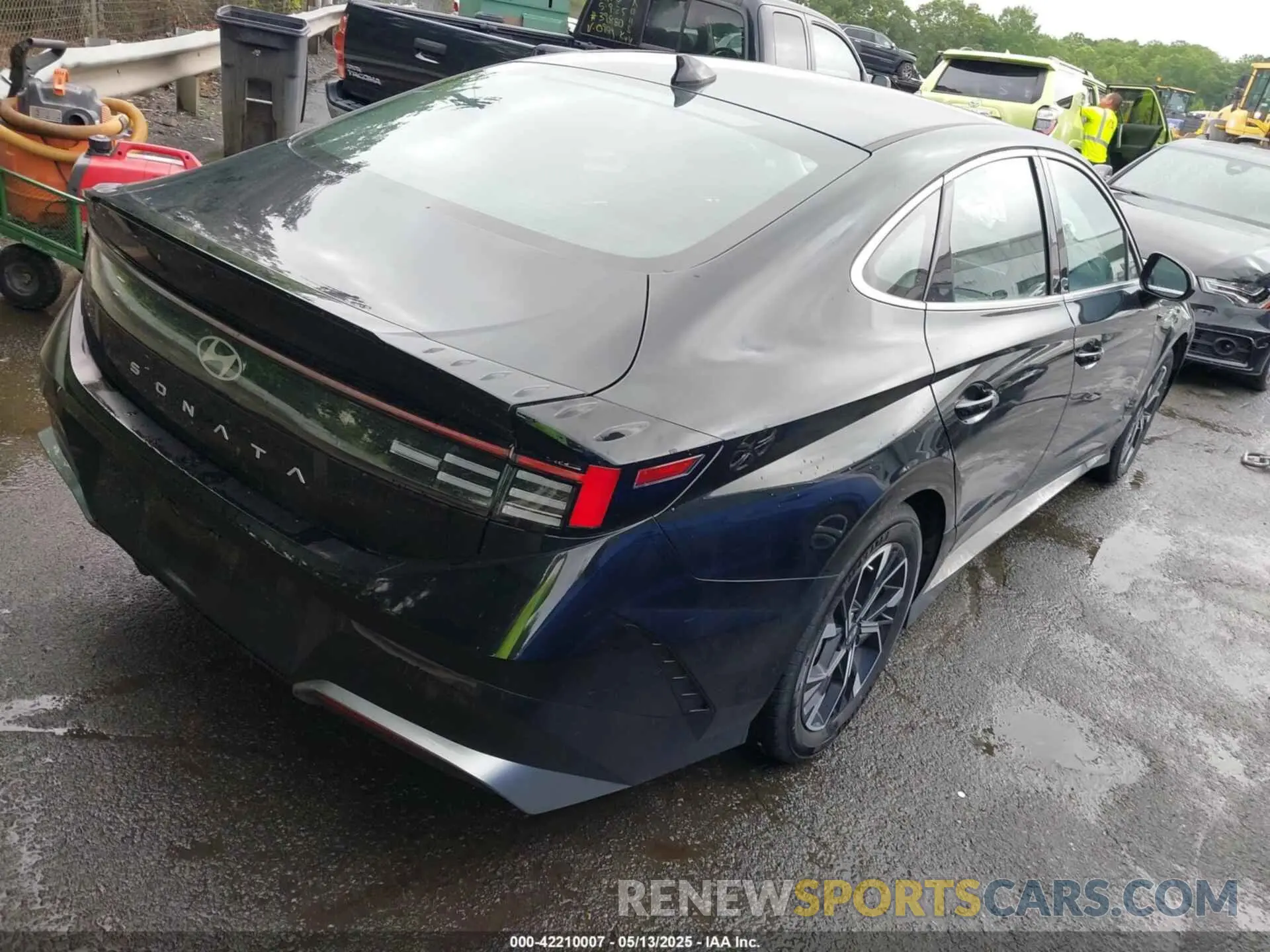 4 Photograph of a damaged car KMHL64JA6RA364775 HYUNDAI SONATA 2024