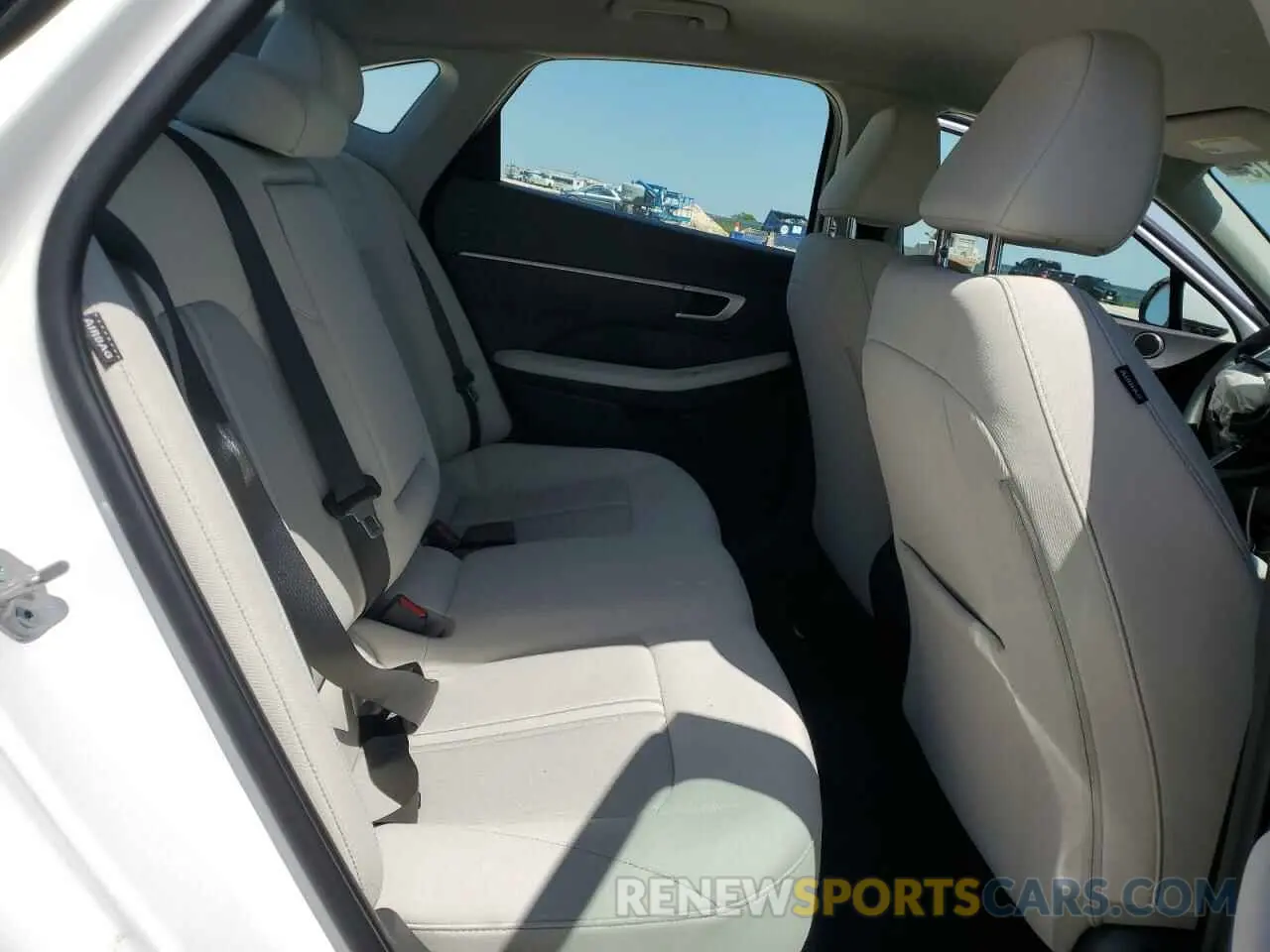 10 Photograph of a damaged car KMHL64JA6RA397629 HYUNDAI SONATA 2024