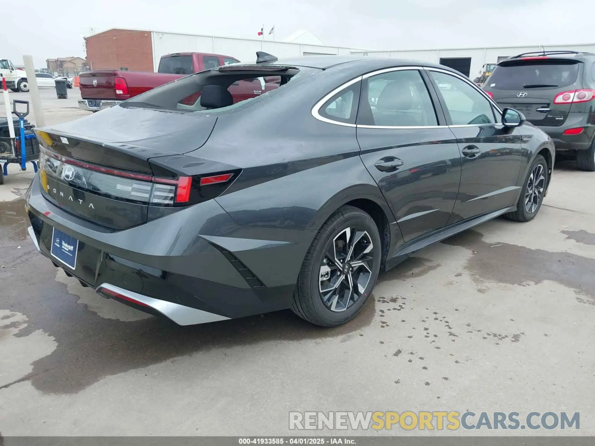 4 Photograph of a damaged car KMHL64JA6RA424117 HYUNDAI SONATA 2024