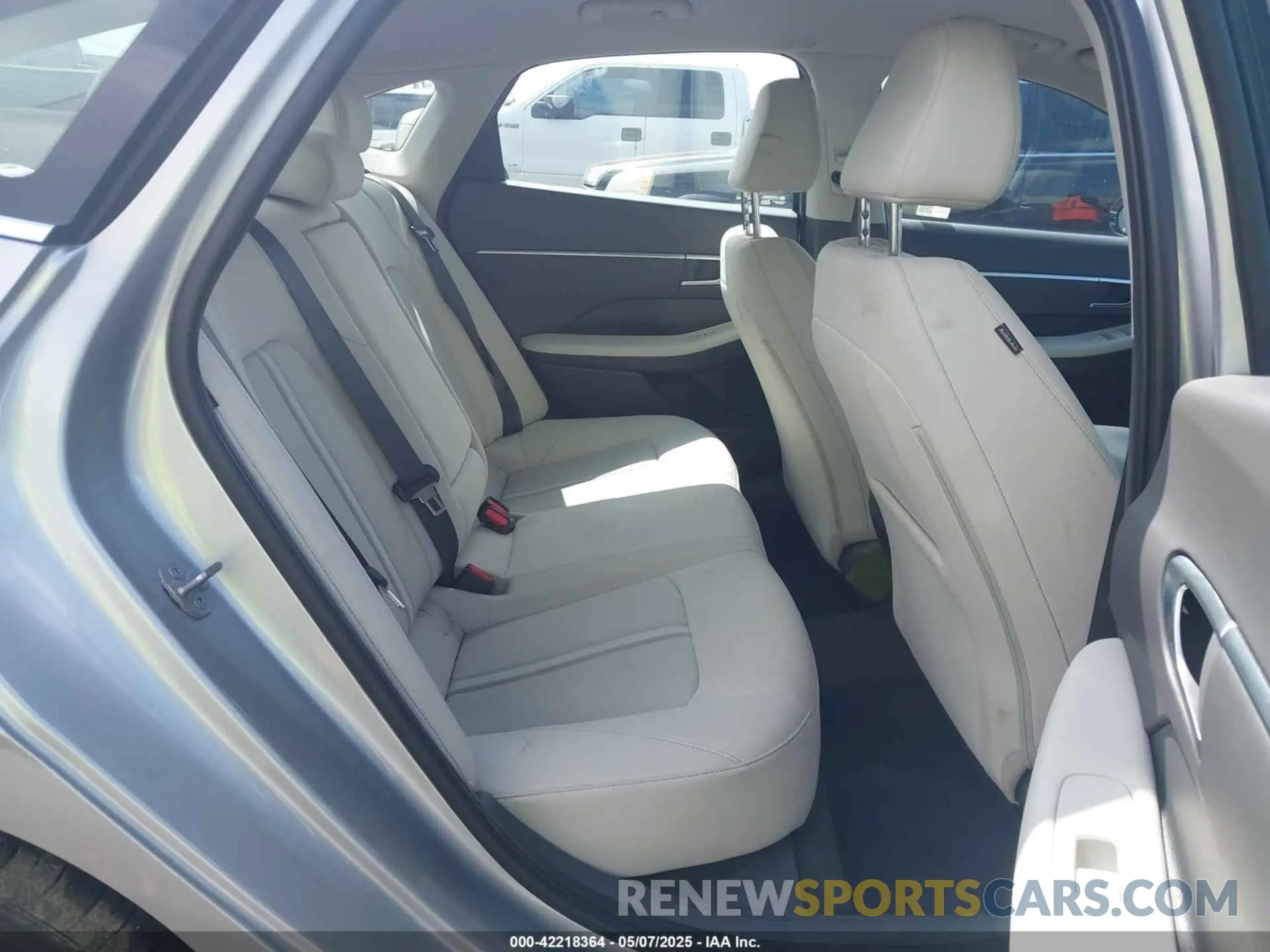 8 Photograph of a damaged car KMHL64JA7RA385845 HYUNDAI SONATA 2024