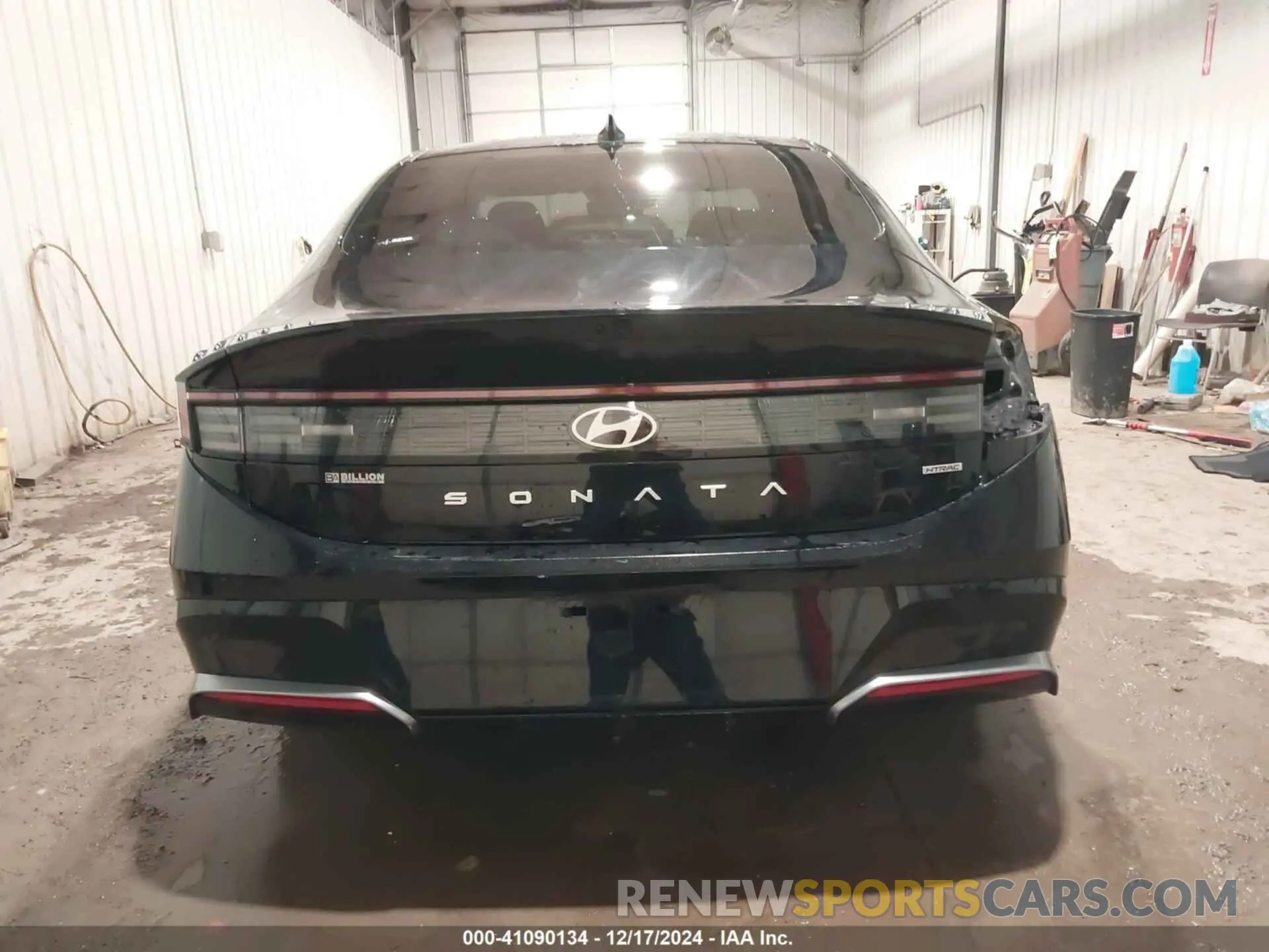17 Photograph of a damaged car KMHL64JA7RA390981 HYUNDAI SONATA 2024