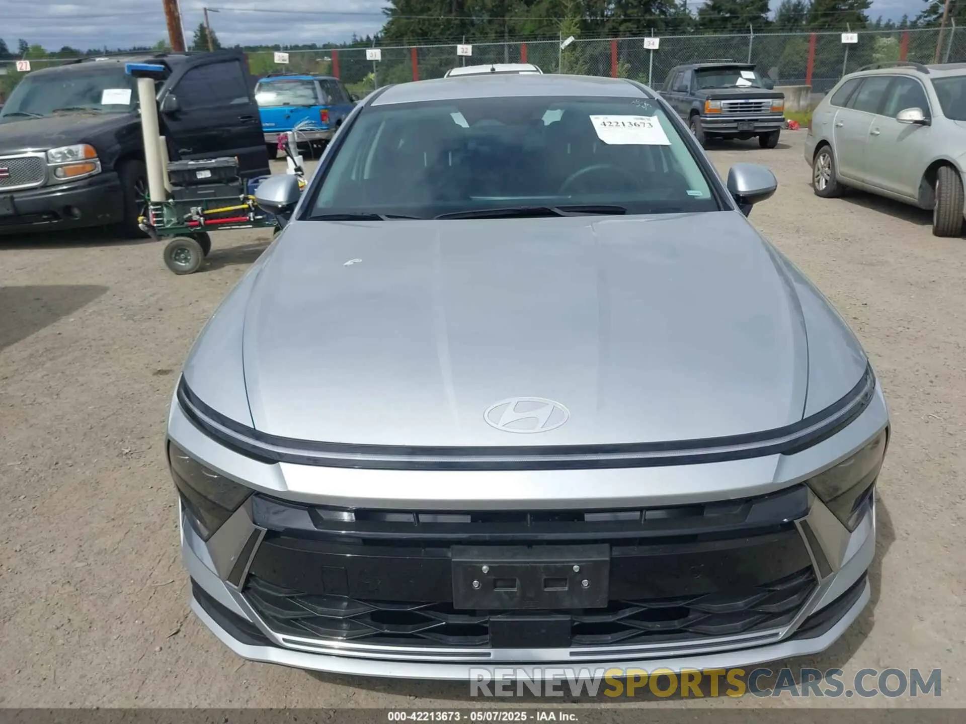 12 Photograph of a damaged car KMHL64JA7RA401882 HYUNDAI SONATA 2024