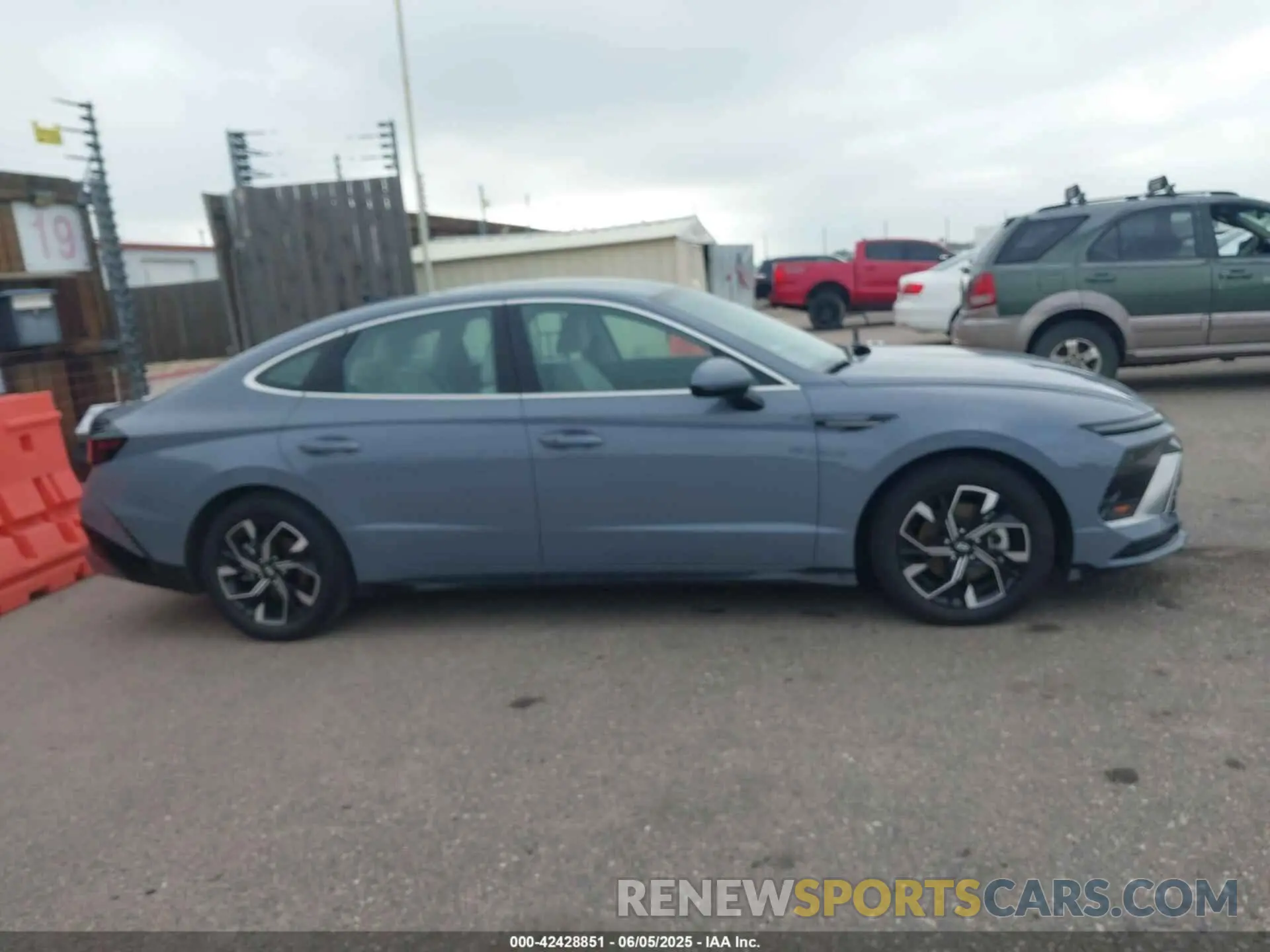13 Photograph of a damaged car KMHL64JA8RA360064 HYUNDAI SONATA 2024