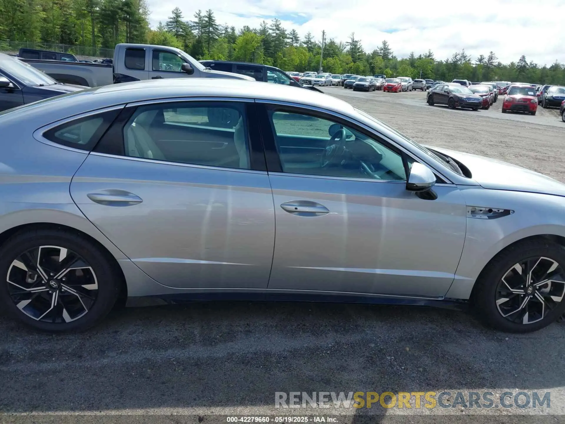 14 Photograph of a damaged car KMHL64JA8RA368911 HYUNDAI SONATA 2024