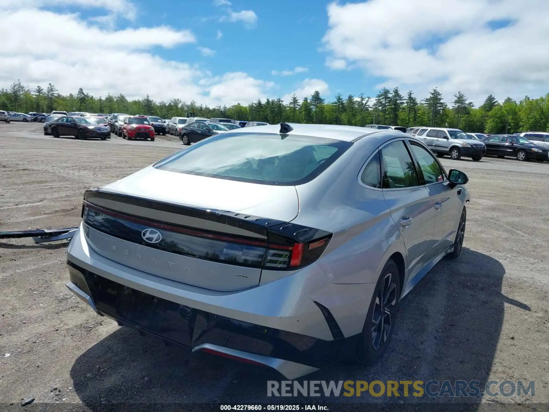 4 Photograph of a damaged car KMHL64JA8RA368911 HYUNDAI SONATA 2024