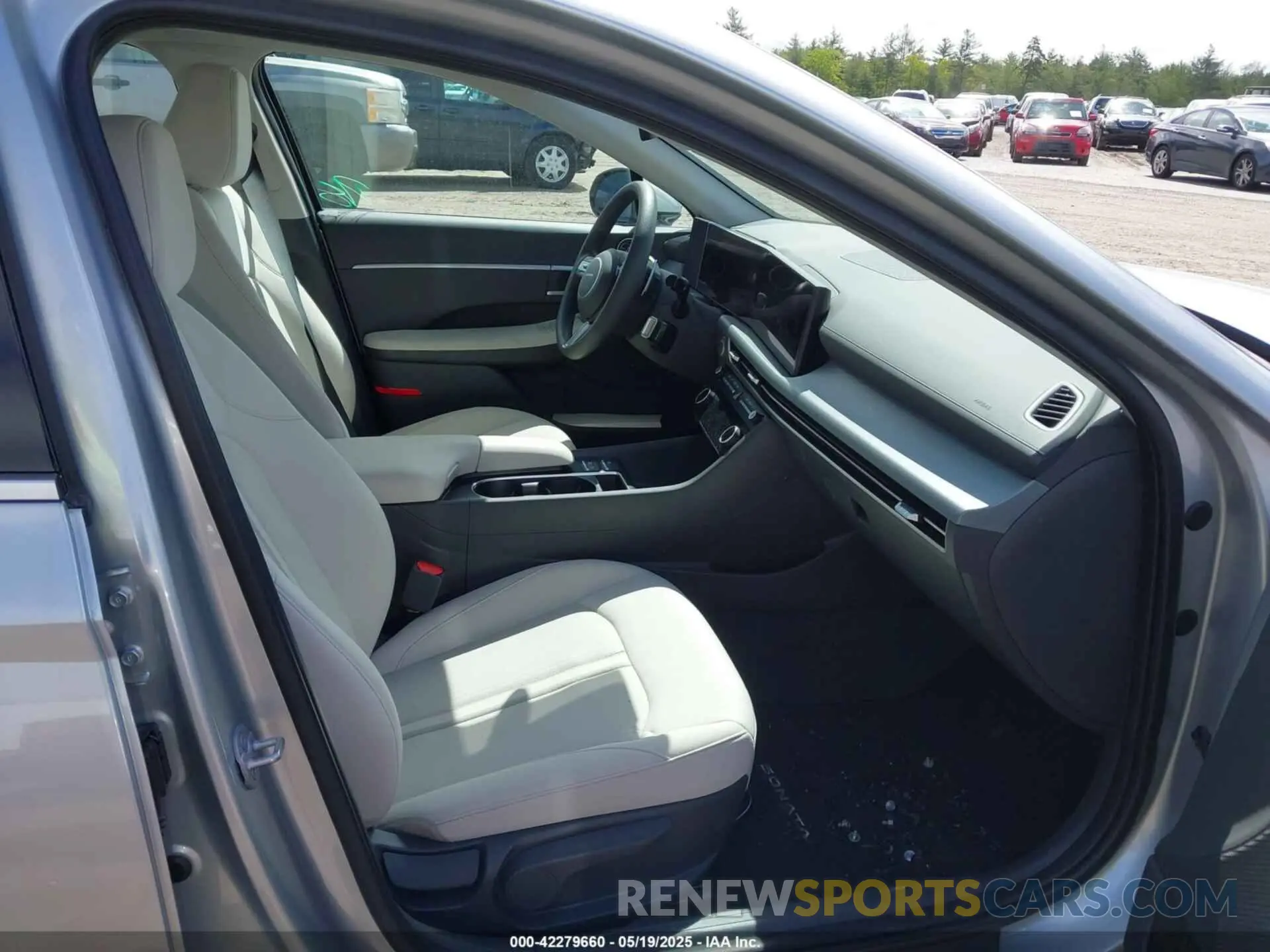 5 Photograph of a damaged car KMHL64JA8RA368911 HYUNDAI SONATA 2024