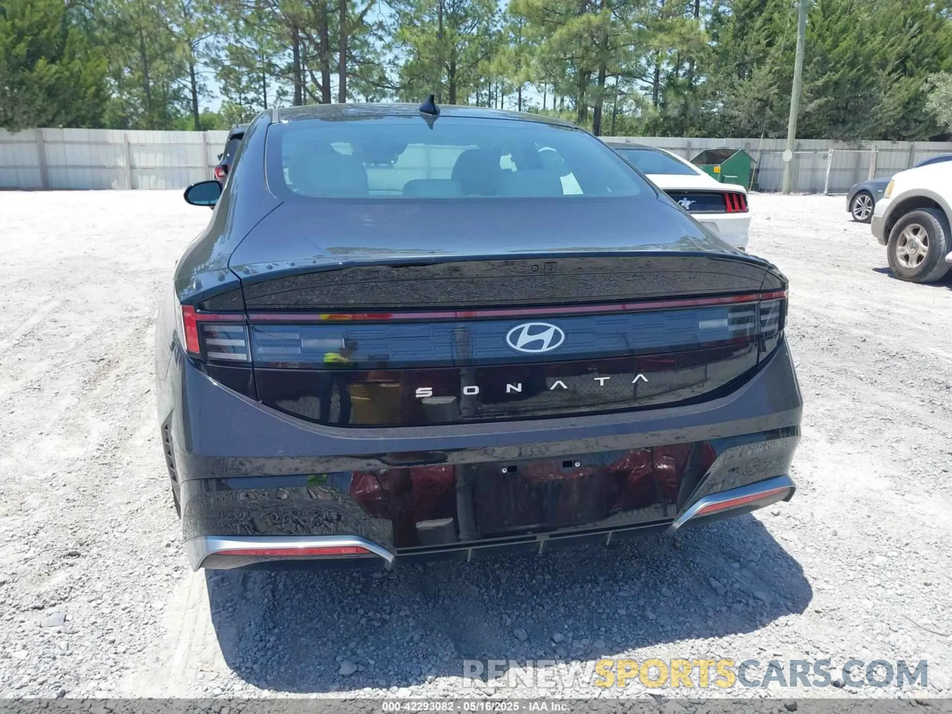 16 Photograph of a damaged car KMHL64JA8RA400479 HYUNDAI SONATA 2024