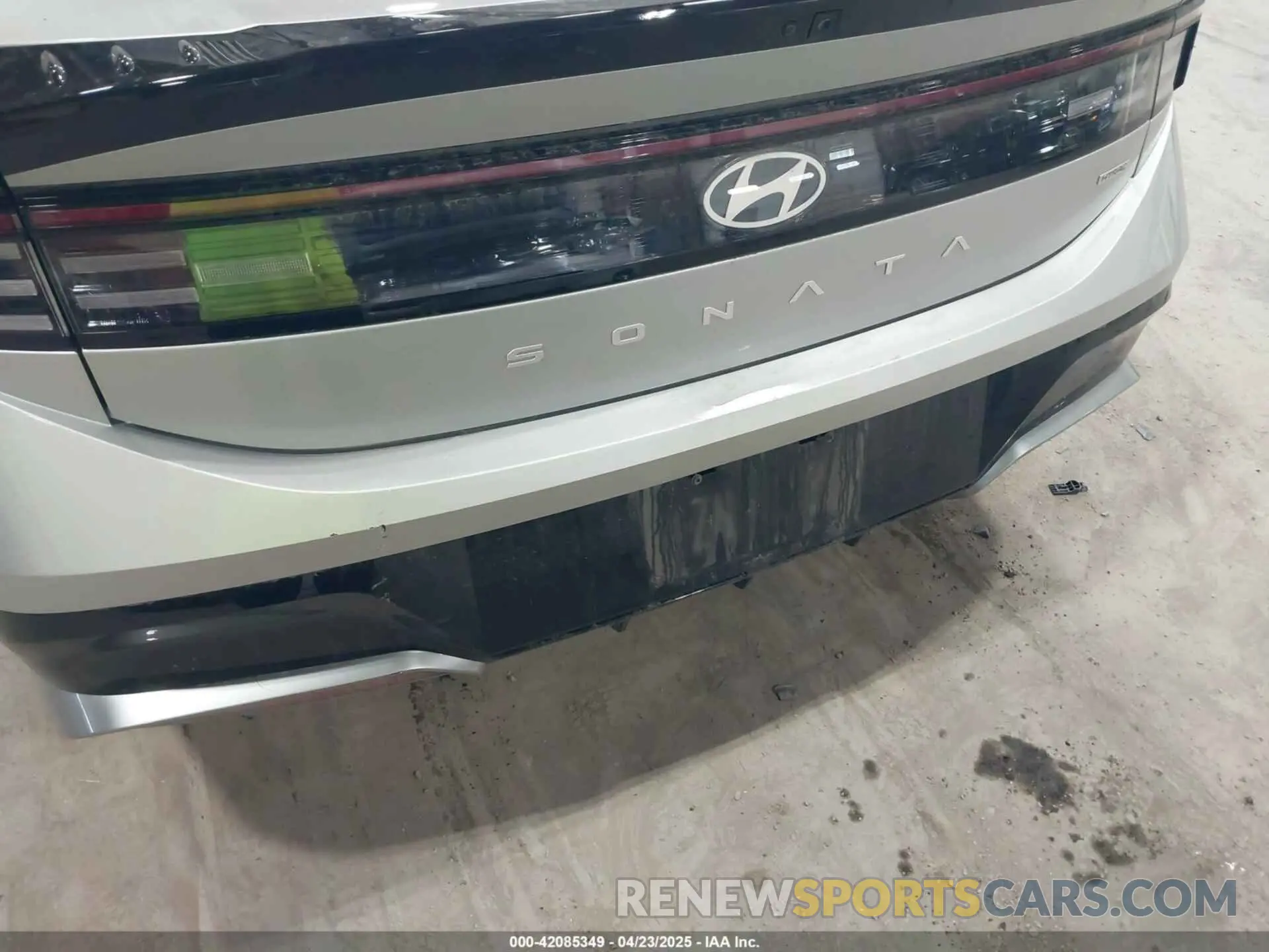 17 Photograph of a damaged car KMHL64JA8RA401941 HYUNDAI SONATA 2024