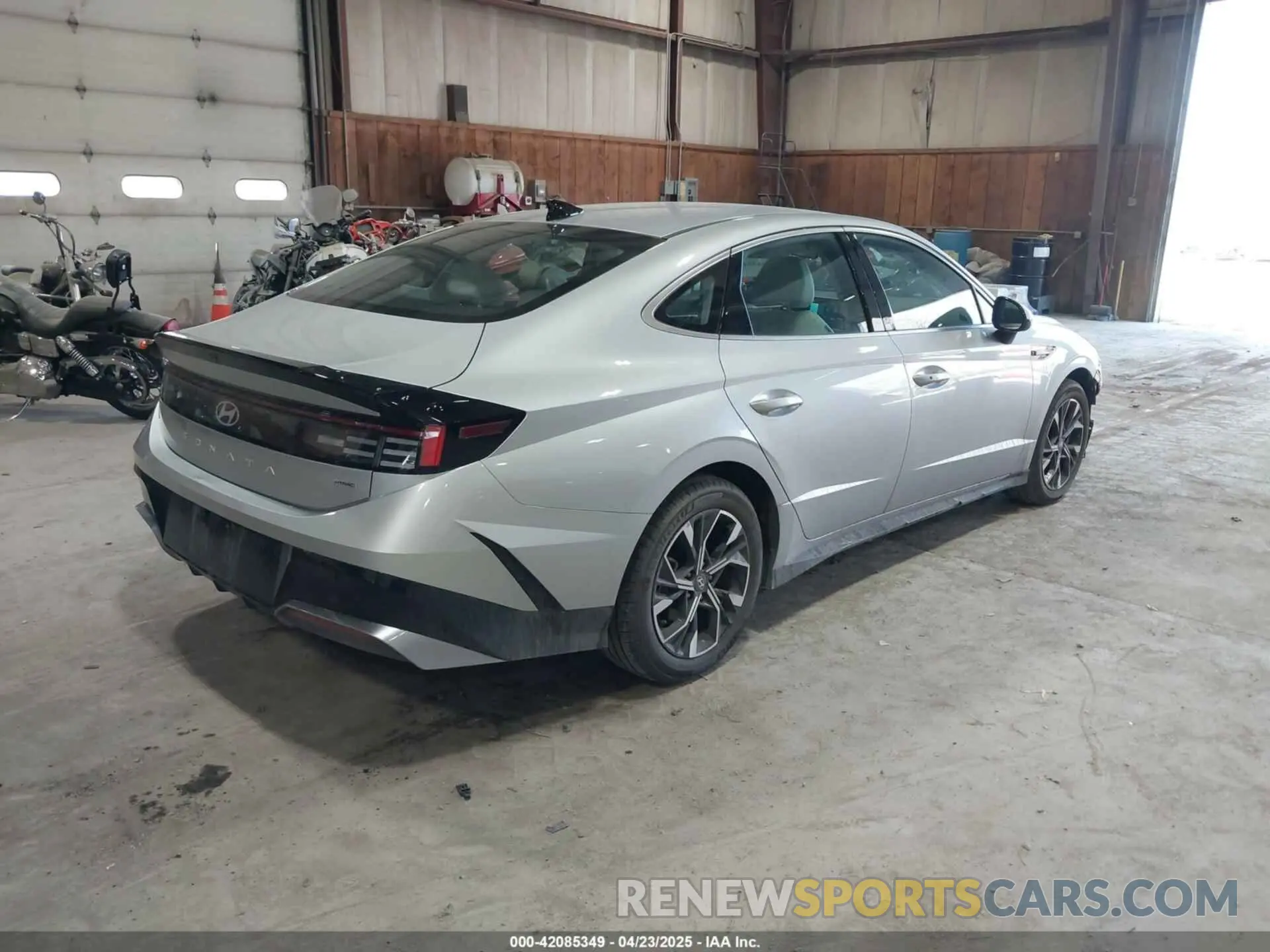 4 Photograph of a damaged car KMHL64JA8RA401941 HYUNDAI SONATA 2024