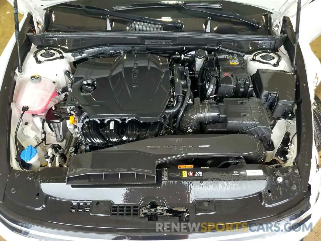 11 Photograph of a damaged car KMHL64JA8RA409019 HYUNDAI SONATA 2024