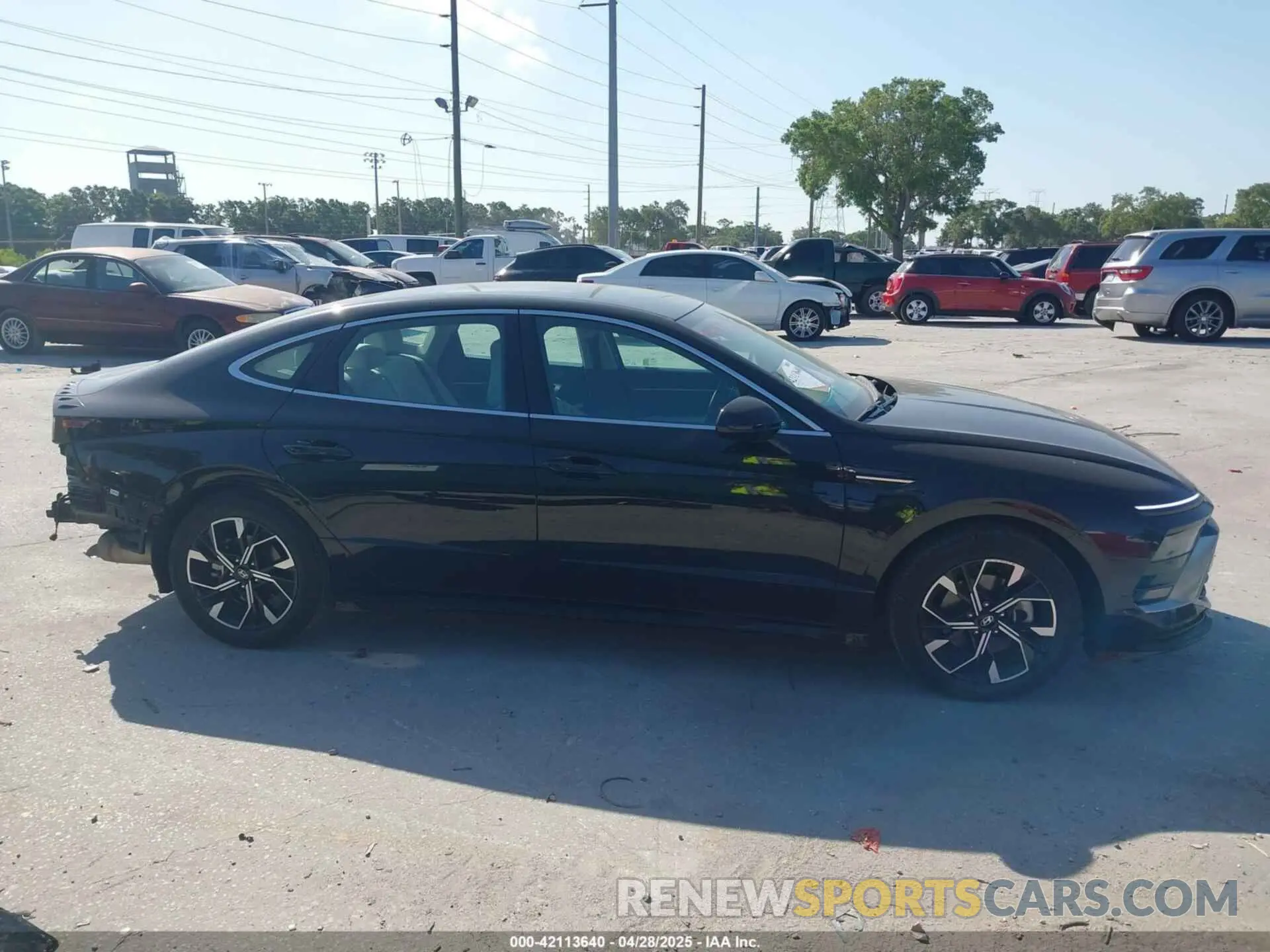 14 Photograph of a damaged car KMHL64JA9RA370134 HYUNDAI SONATA 2024