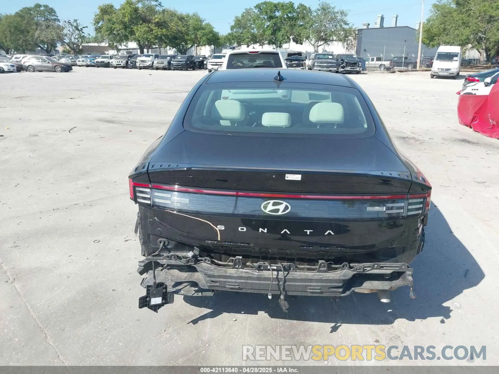 17 Photograph of a damaged car KMHL64JA9RA370134 HYUNDAI SONATA 2024