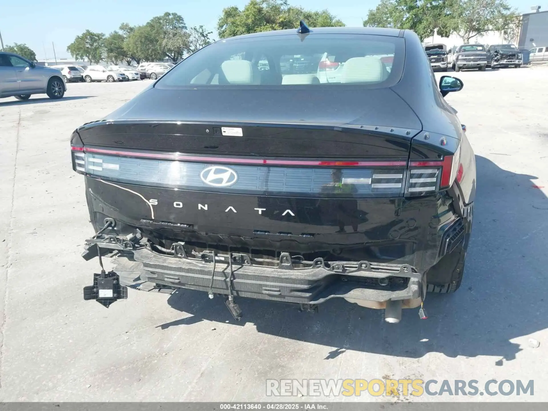 19 Photograph of a damaged car KMHL64JA9RA370134 HYUNDAI SONATA 2024
