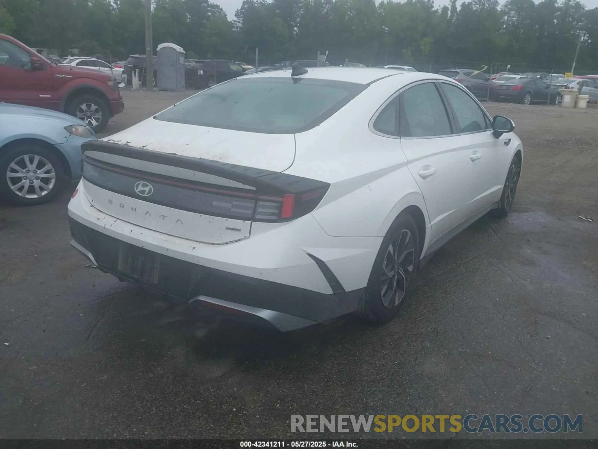 4 Photograph of a damaged car KMHL64JA9RA373003 HYUNDAI SONATA 2024