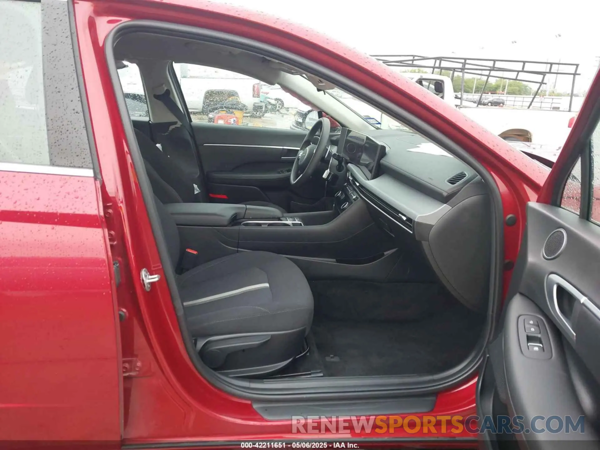 5 Photograph of a damaged car KMHL64JA9RA379626 HYUNDAI SONATA 2024