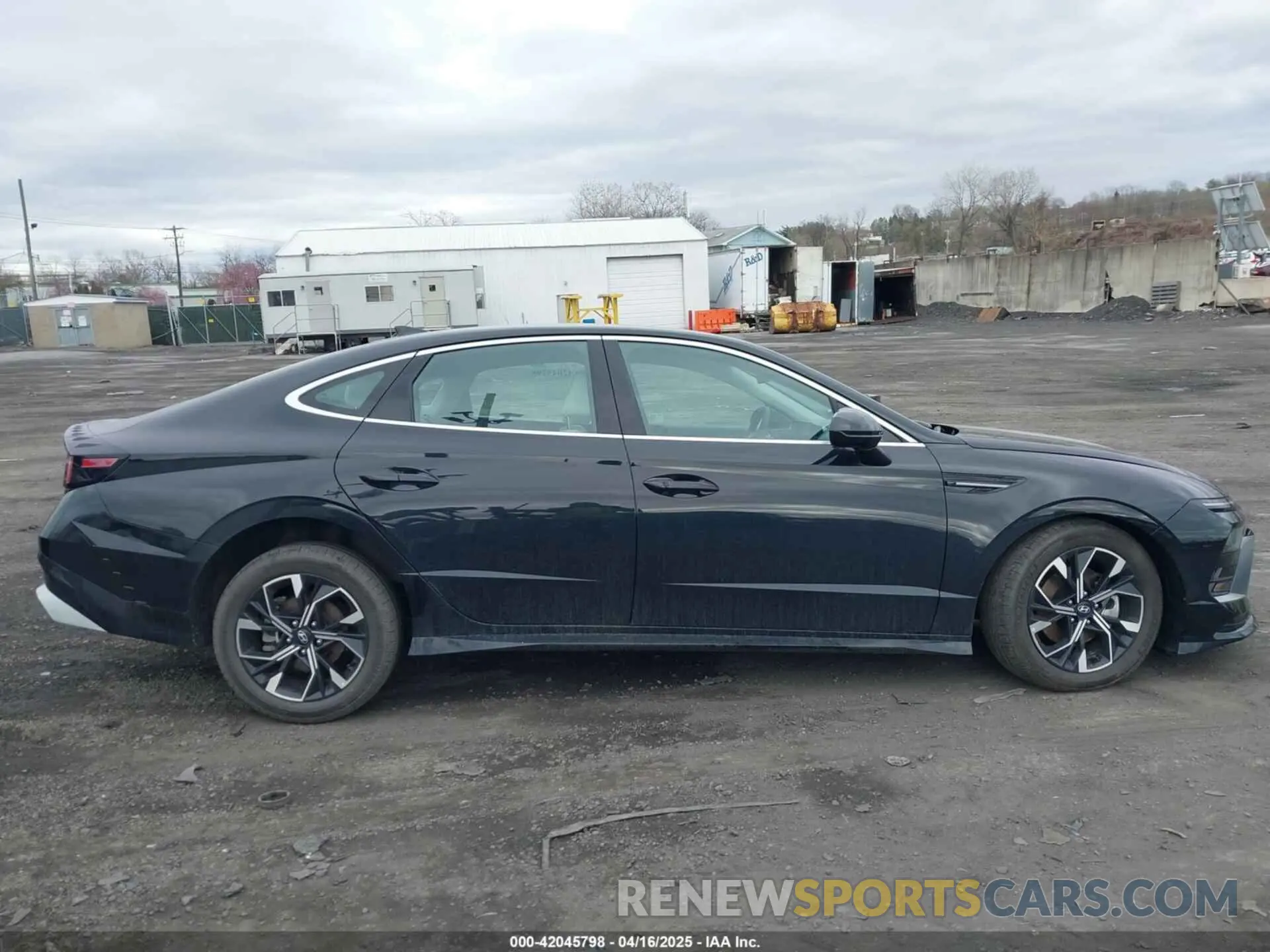 13 Photograph of a damaged car KMHL64JA9RA406310 HYUNDAI SONATA 2024