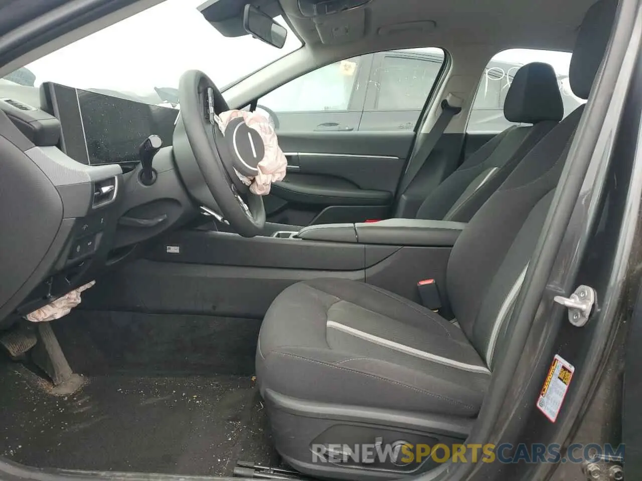 7 Photograph of a damaged car KMHL64JAXRA379814 HYUNDAI SONATA 2024