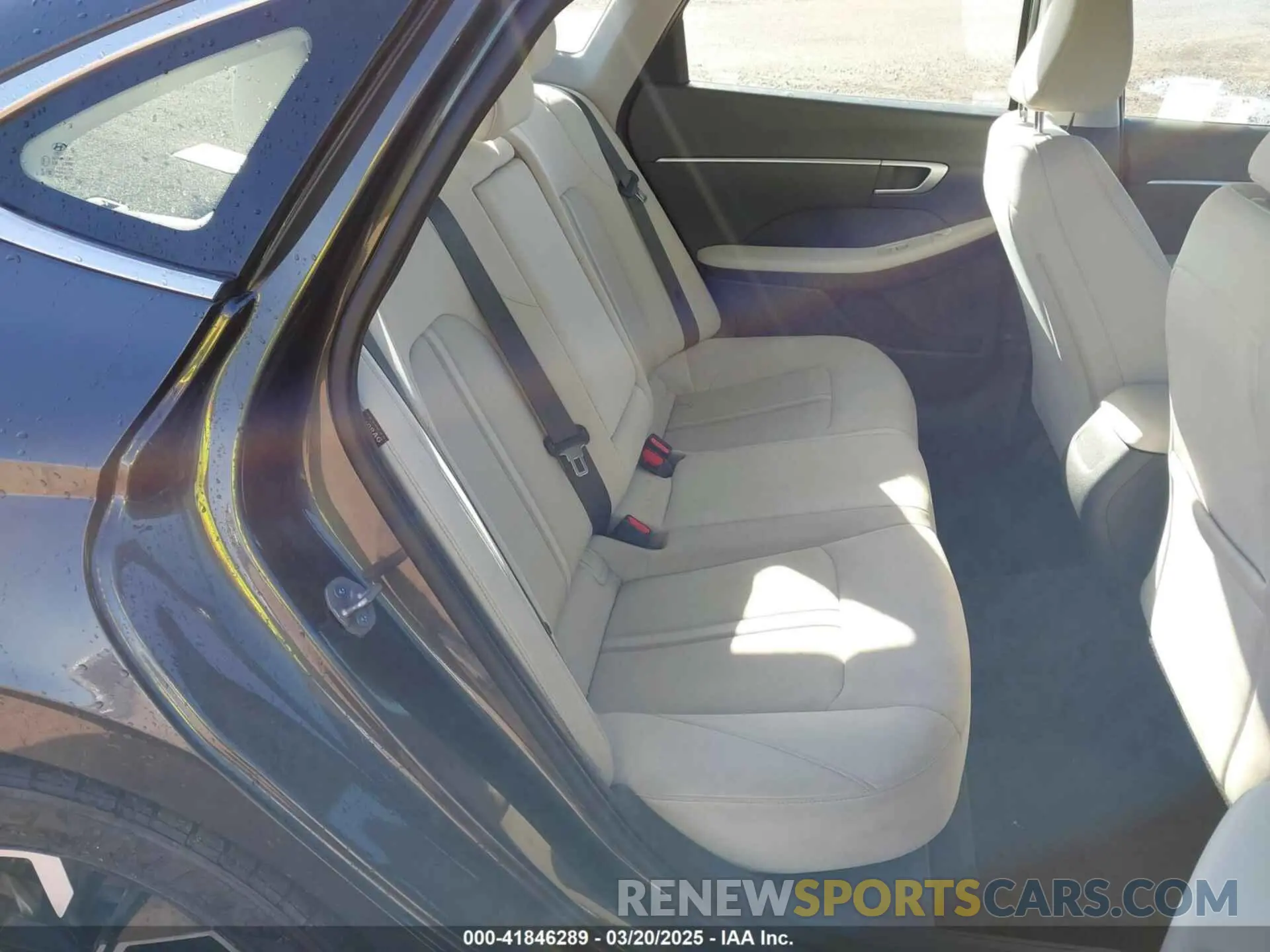8 Photograph of a damaged car KMHL64JAXRA383510 HYUNDAI SONATA 2024
