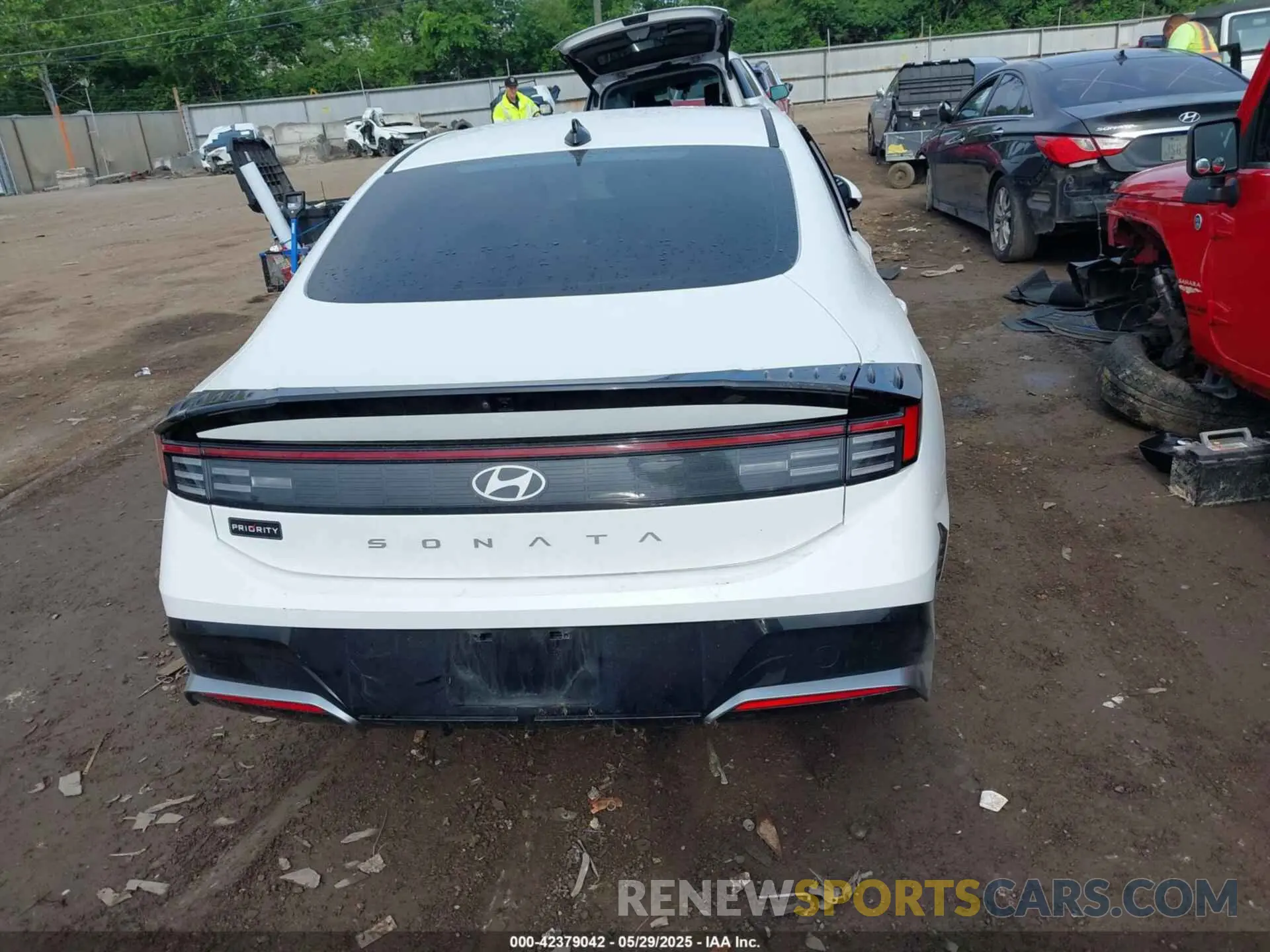 17 Photograph of a damaged car KMHL64JAXRA396144 HYUNDAI SONATA 2024
